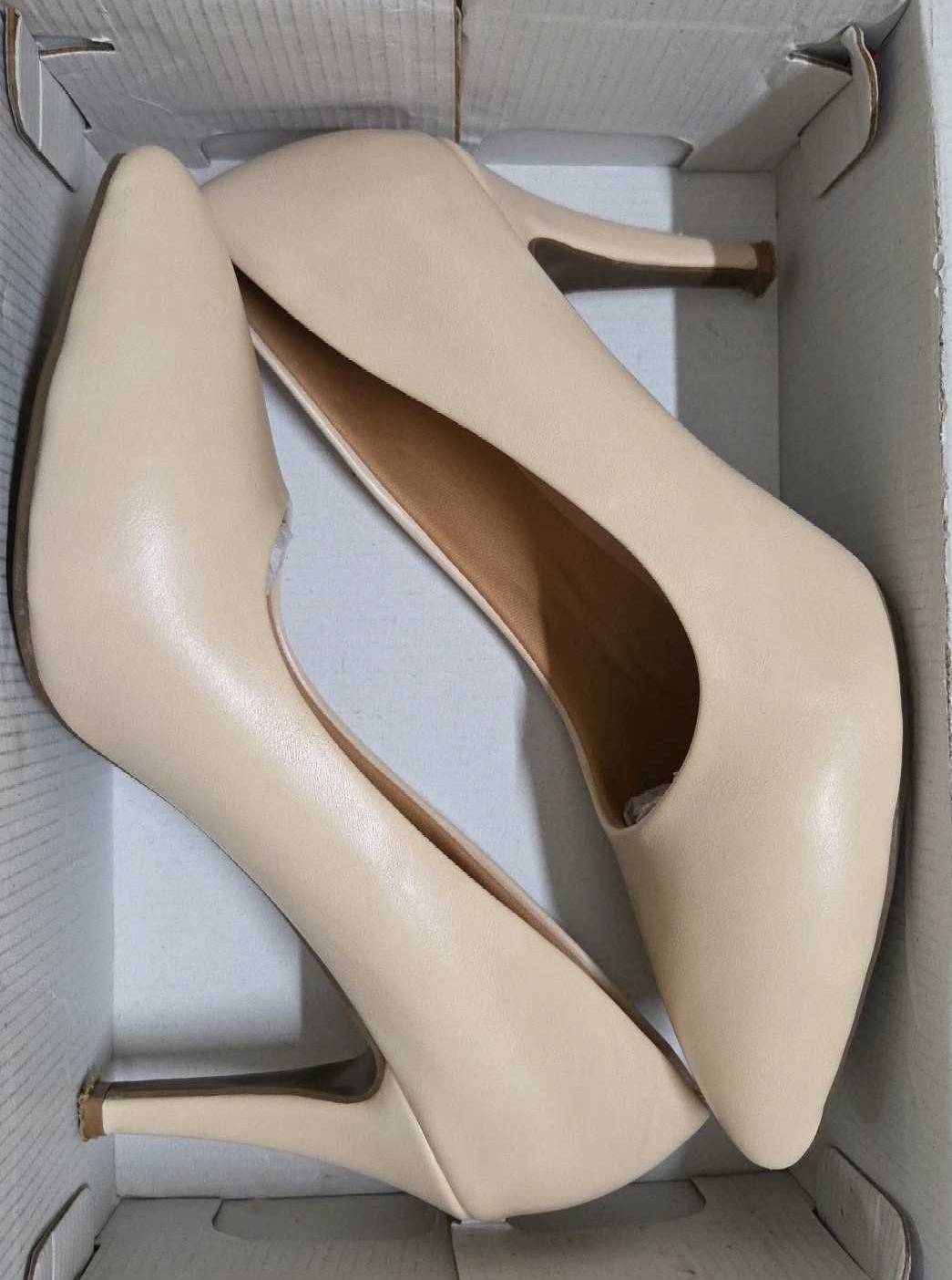 Nude Pointed-Toe Stiletto Heels — pre-loved Footwear on Slayyitt