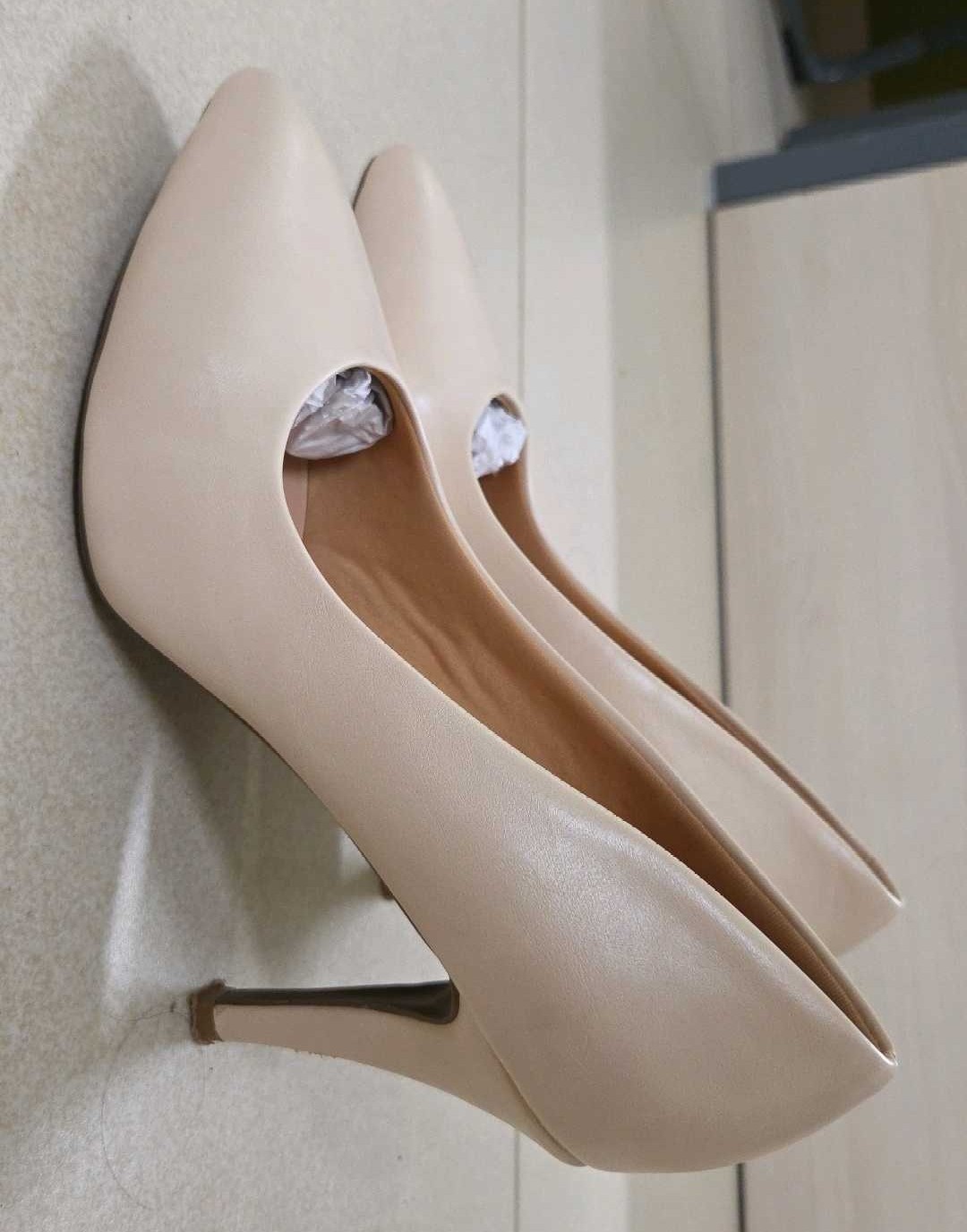 Classic Nude Pointed Toe Heels — pre-loved Footwear on Slayyitt