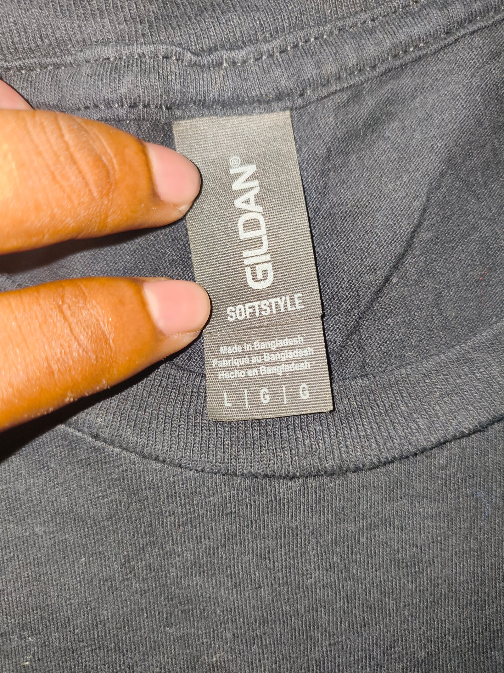 Gildan 'North America Tour 2024' Metal Graphic — pre-loved Tops on Slayyitt