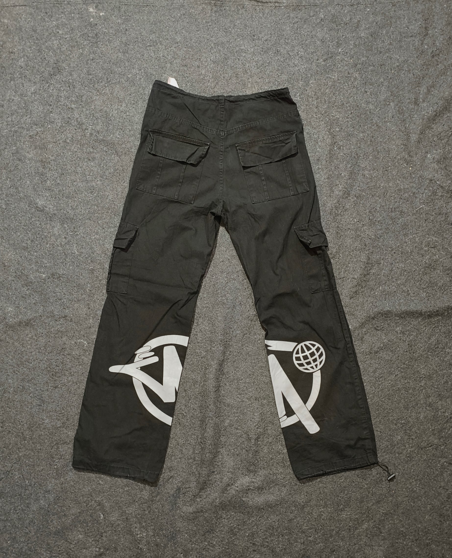Minus Two Graphic Baggy Parachute Cargo Pants — pre-loved Bottoms on Slayyitt