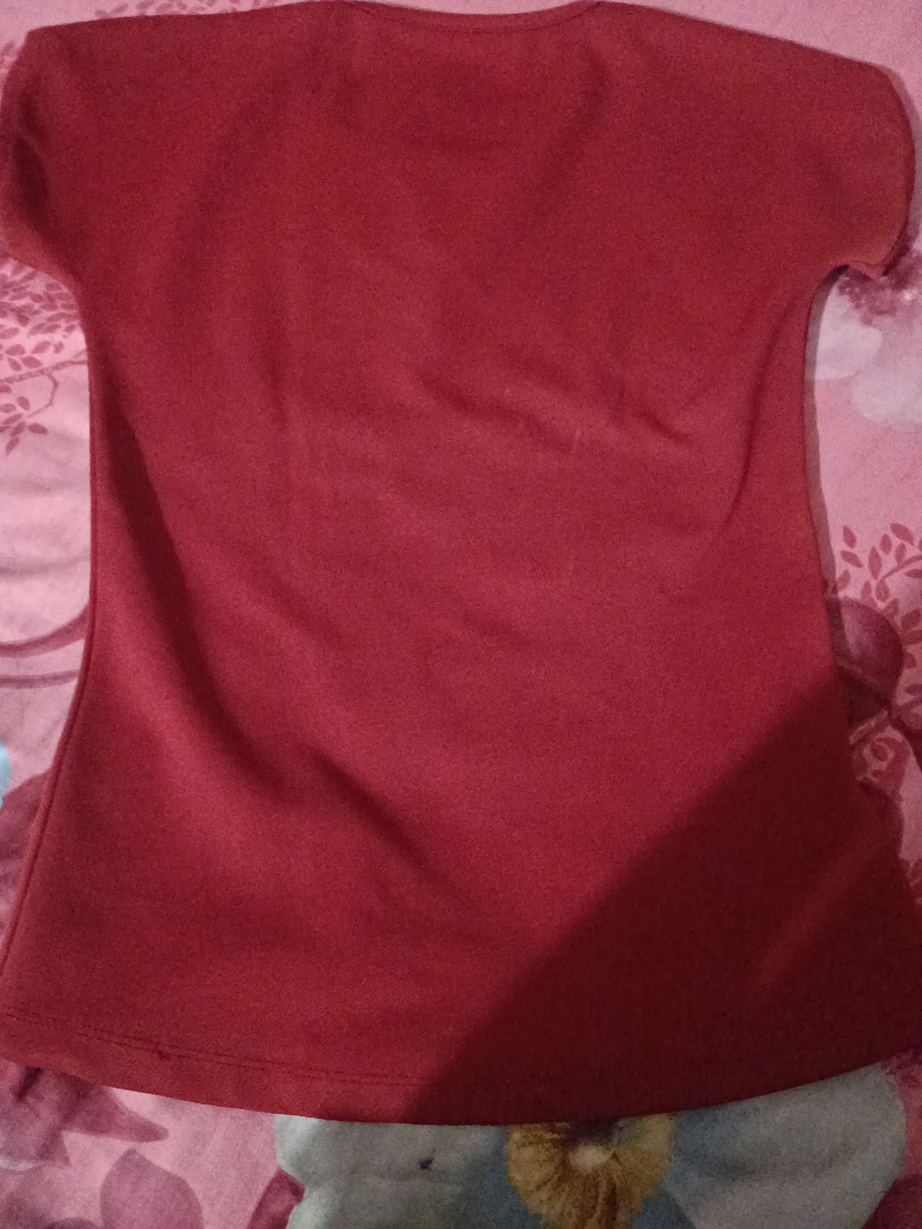 Red teashirt for girls, size - 36 — pre-loved Tops on Slayyitt