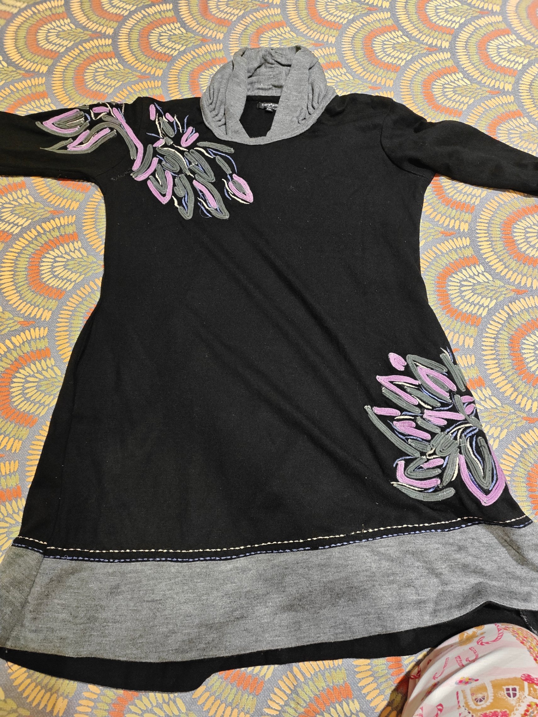 Woollen kurti — pre-loved Seasonal Categories on Slayyitt