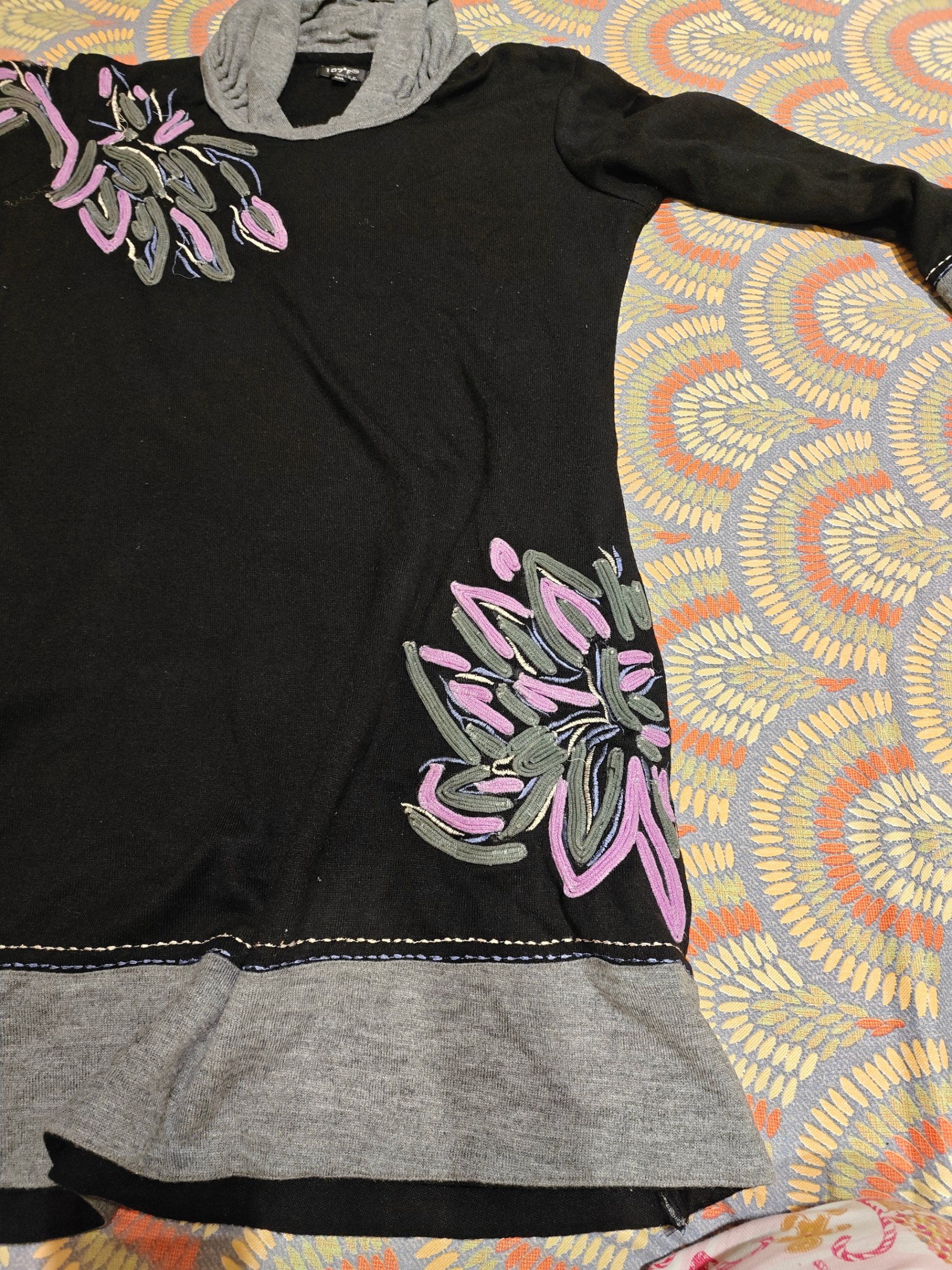 Woollen kurti — pre-loved Seasonal Categories on Slayyitt