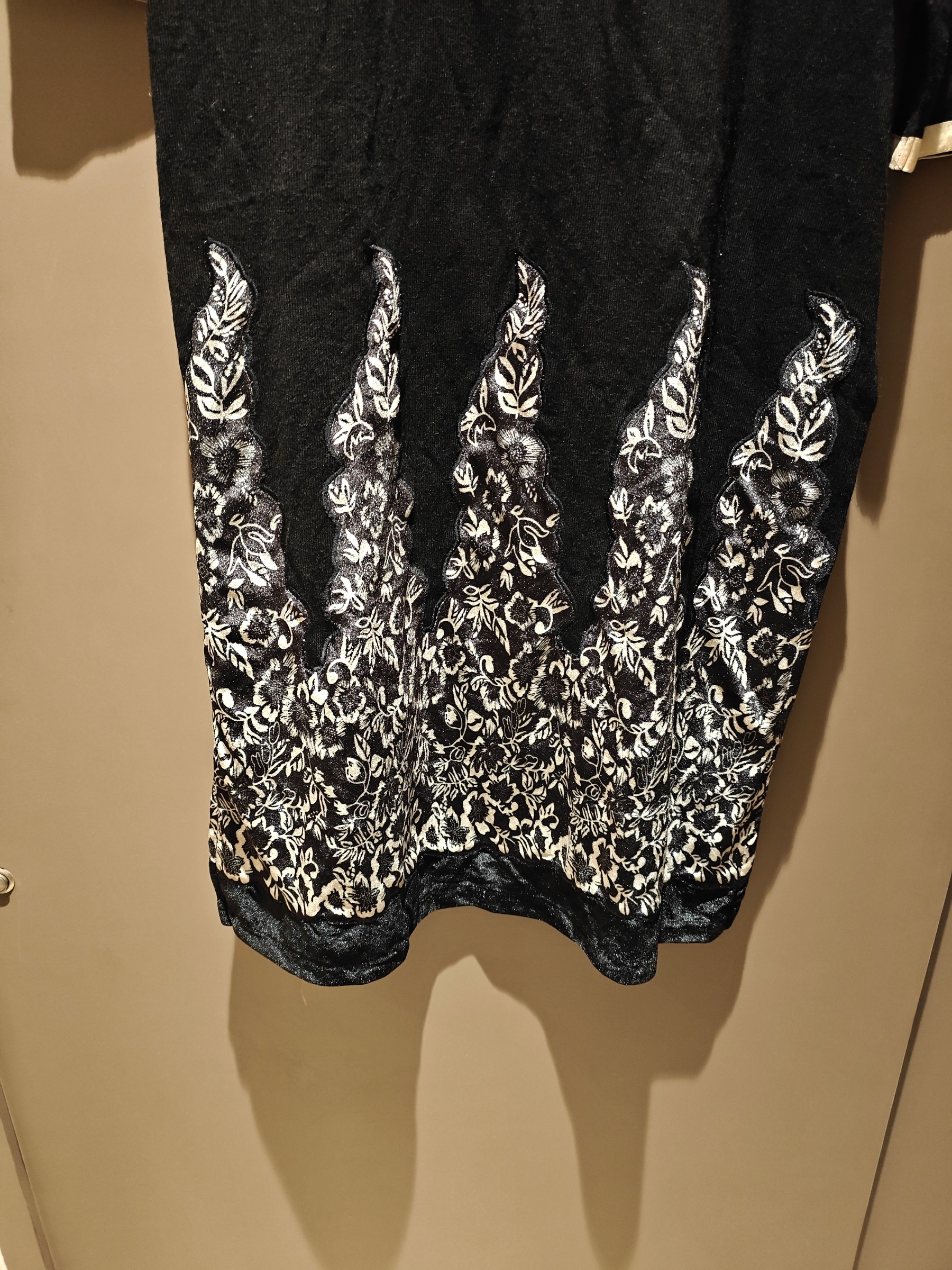 Kurti — pre-loved Seasonal Categories on Slayyitt