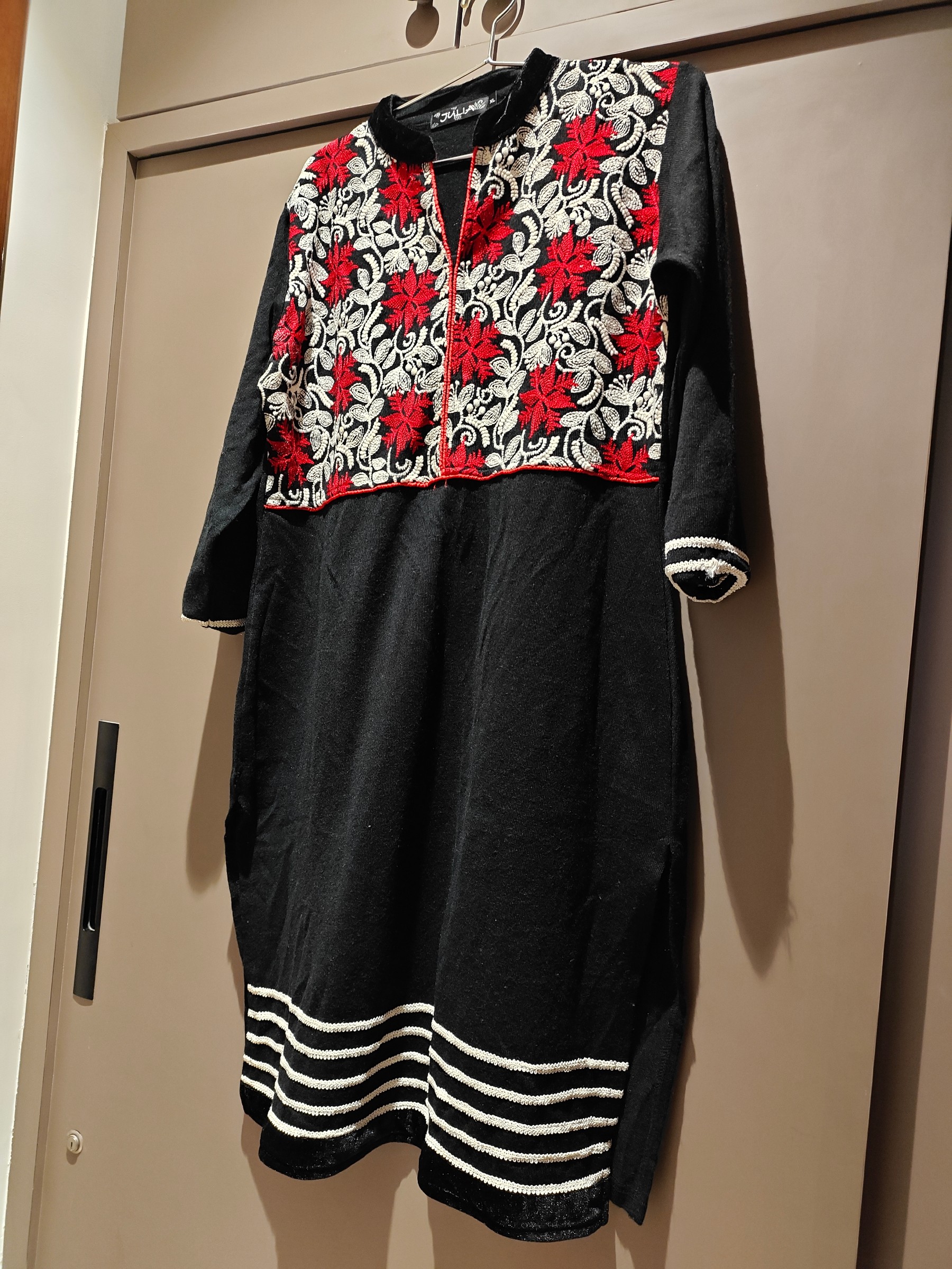 Kurti — pre-loved Seasonal Categories on Slayyitt