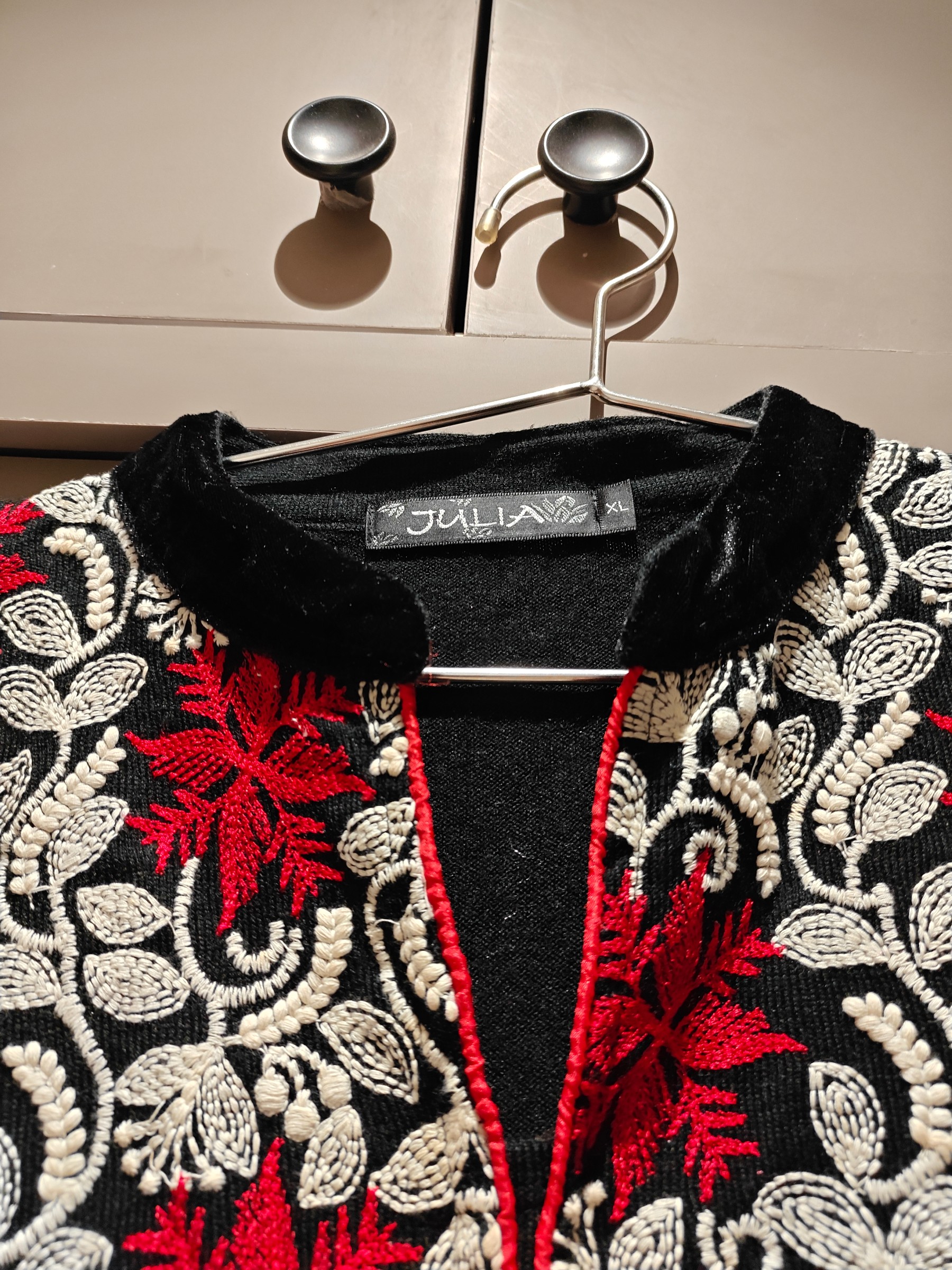 Kurti — pre-loved Seasonal Categories on Slayyitt