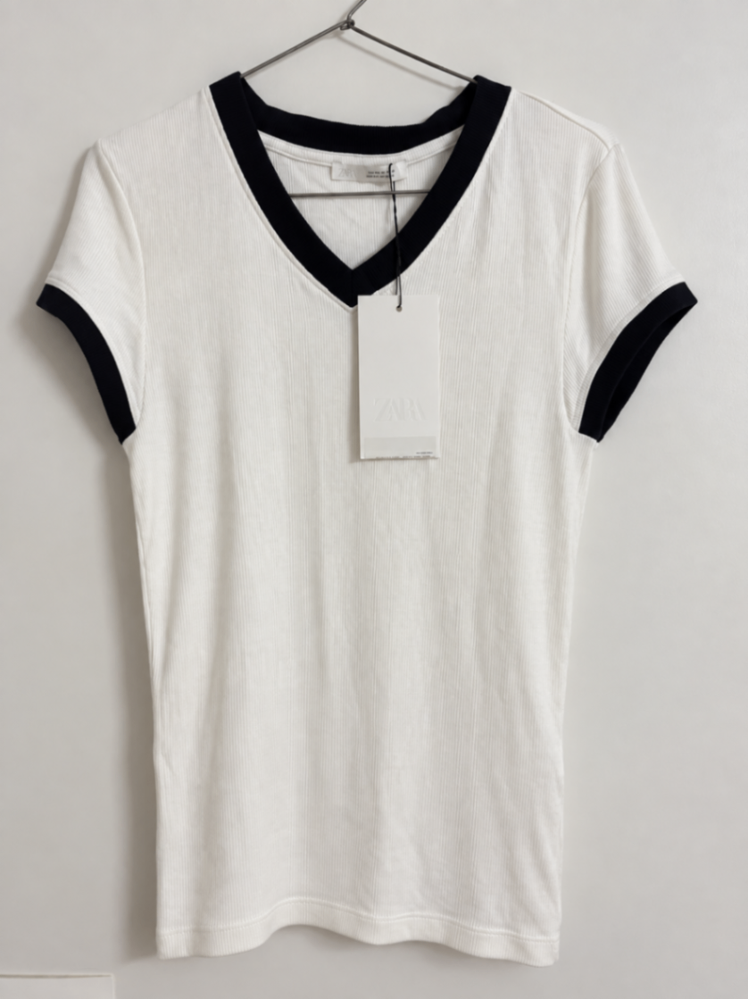 Zara White Ribbed V-Neck T-Shirt with tag — pre-loved Tops on Slayyitt