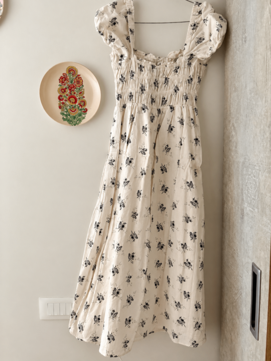 Floral Print Smocked Dress — pre-loved Dresses & One-Pieces on Slayyitt