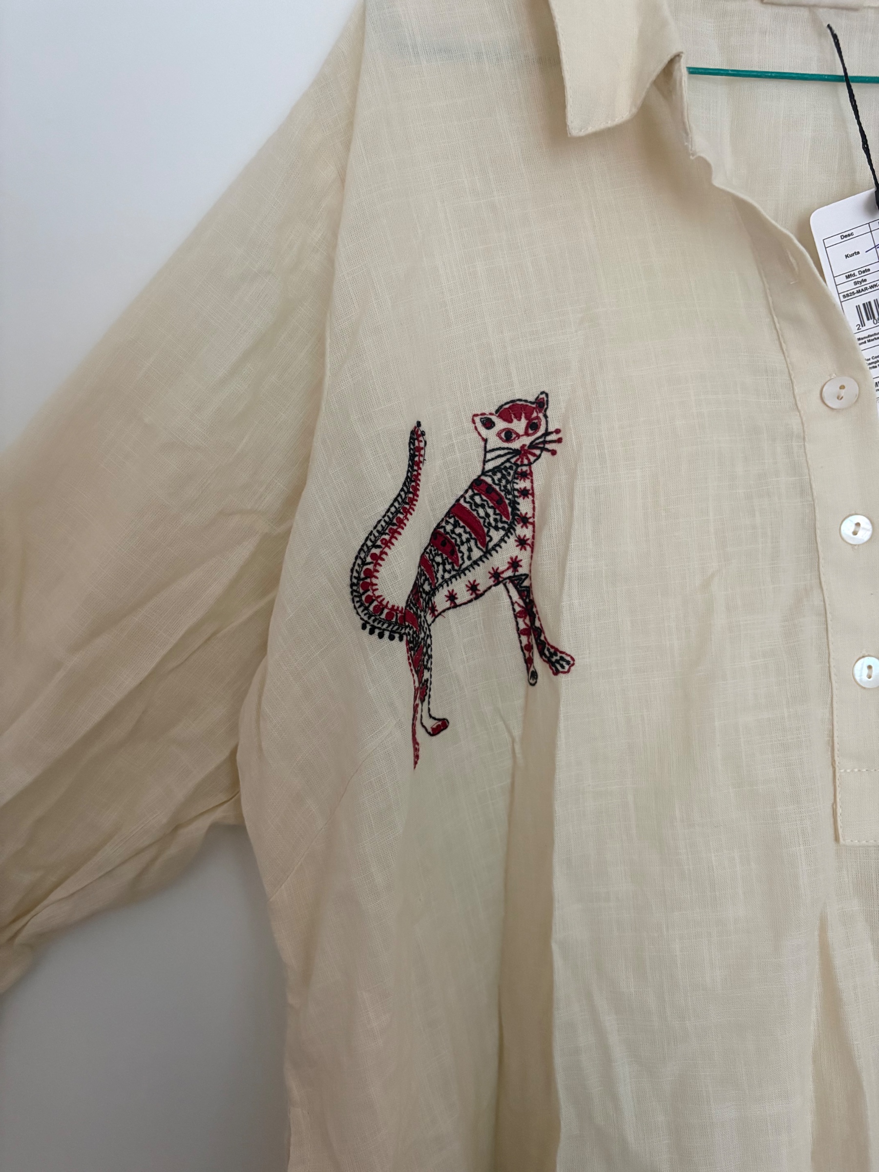 Off-White Cat Embroidered Kurta — pre-loved Ethnic Wear on Slayyitt
