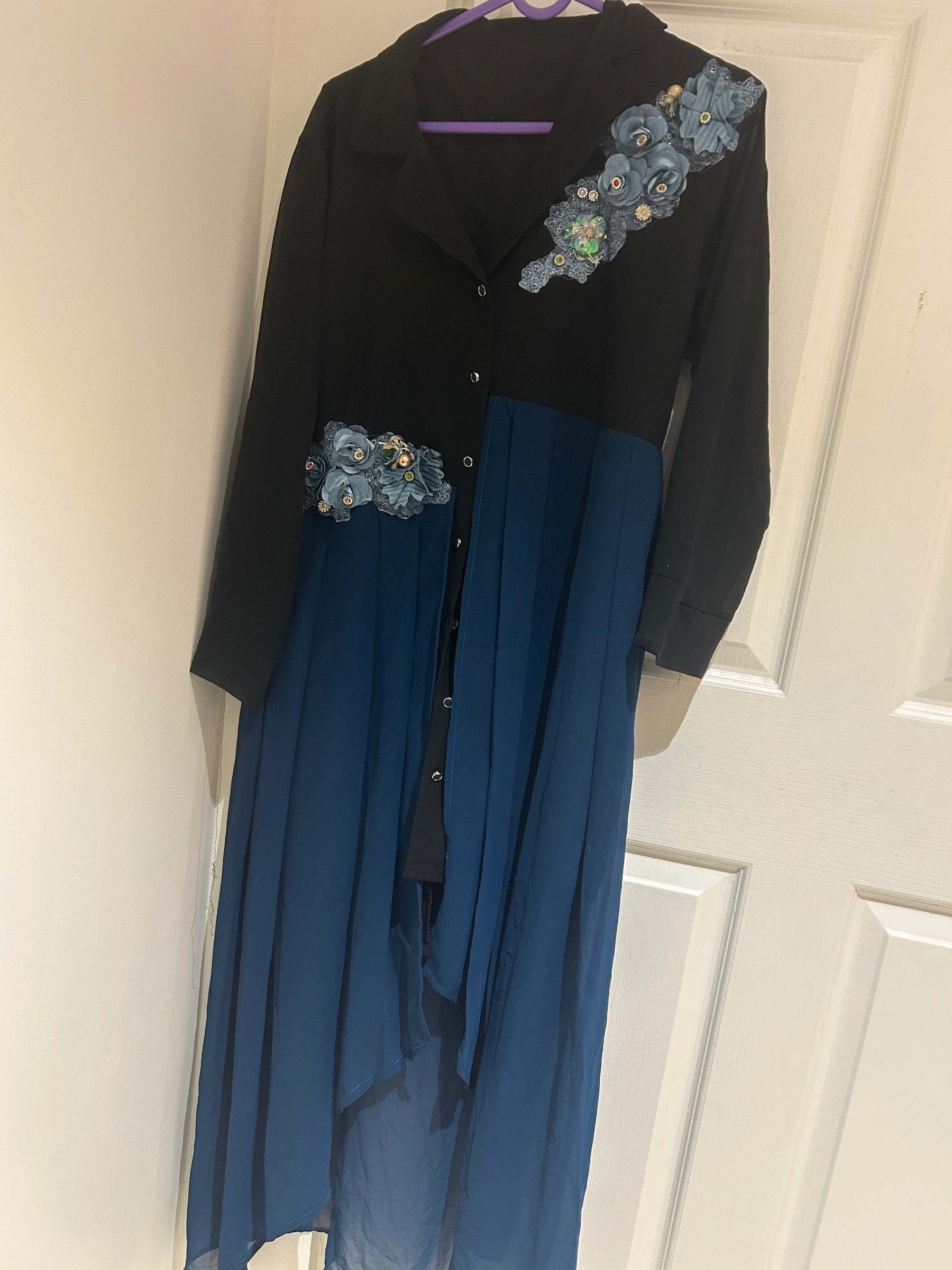 Size :M — pre-loved Dresses & One-Pieces on Slayyitt