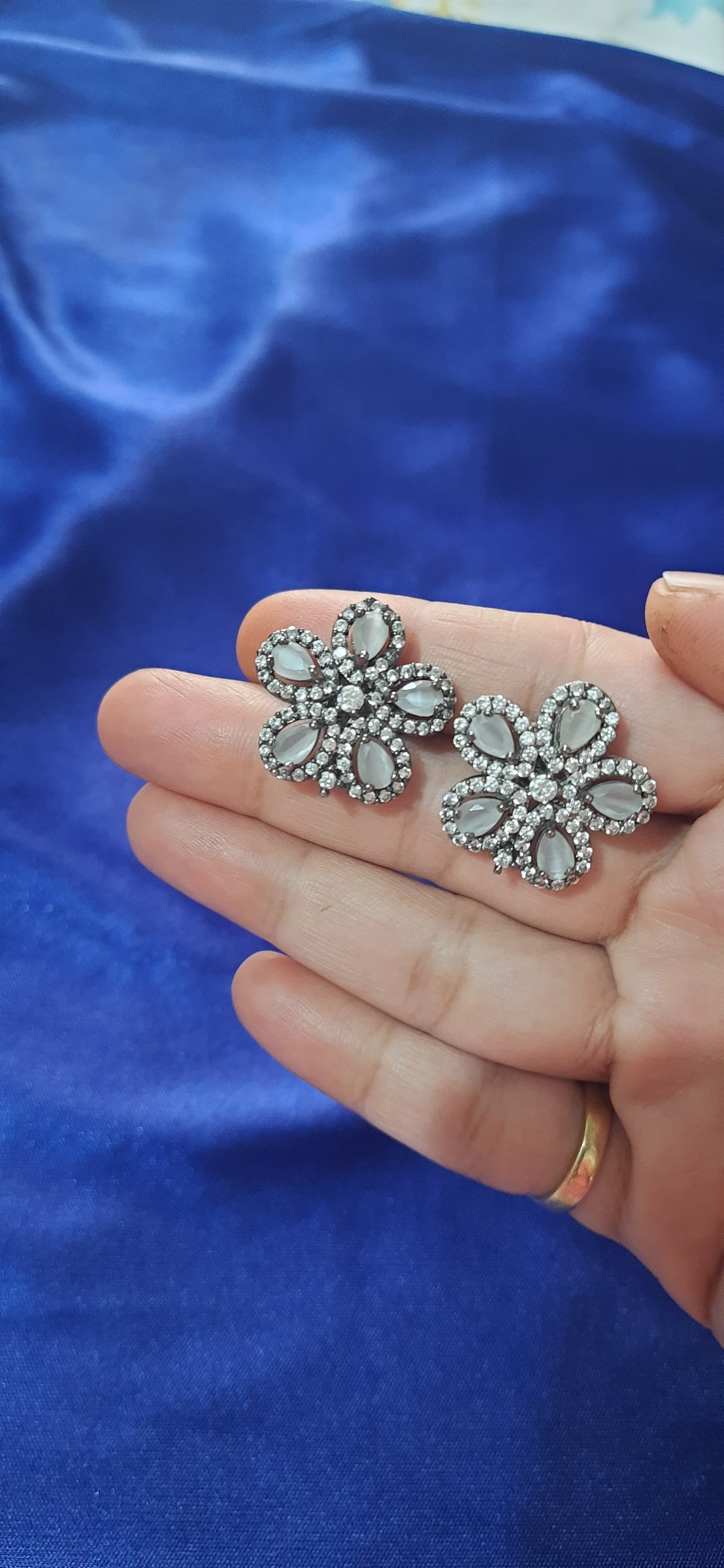 Diamond earrings — pre-loved Jewellery on Slayyitt