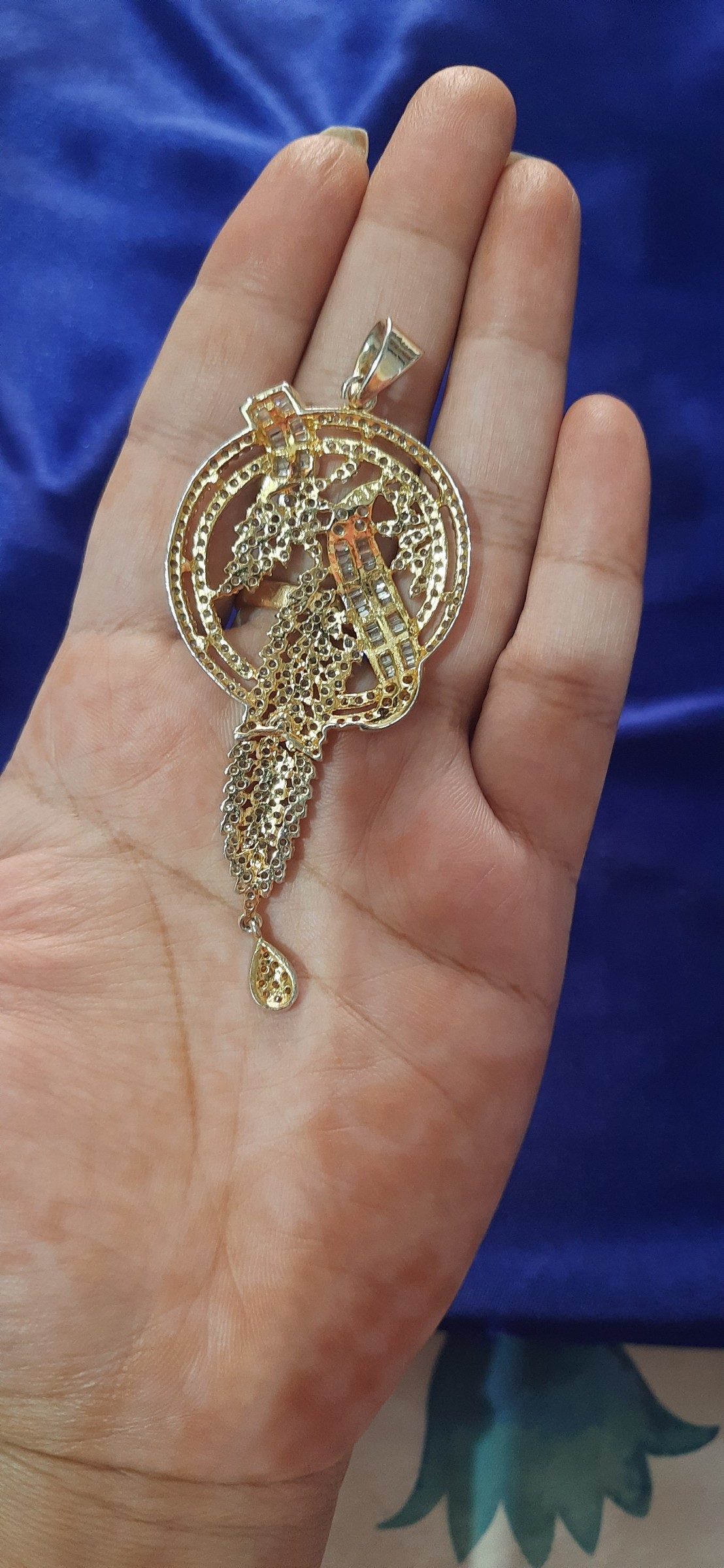 Long diamond pendant — pre-loved Jewellery on Slayyitt