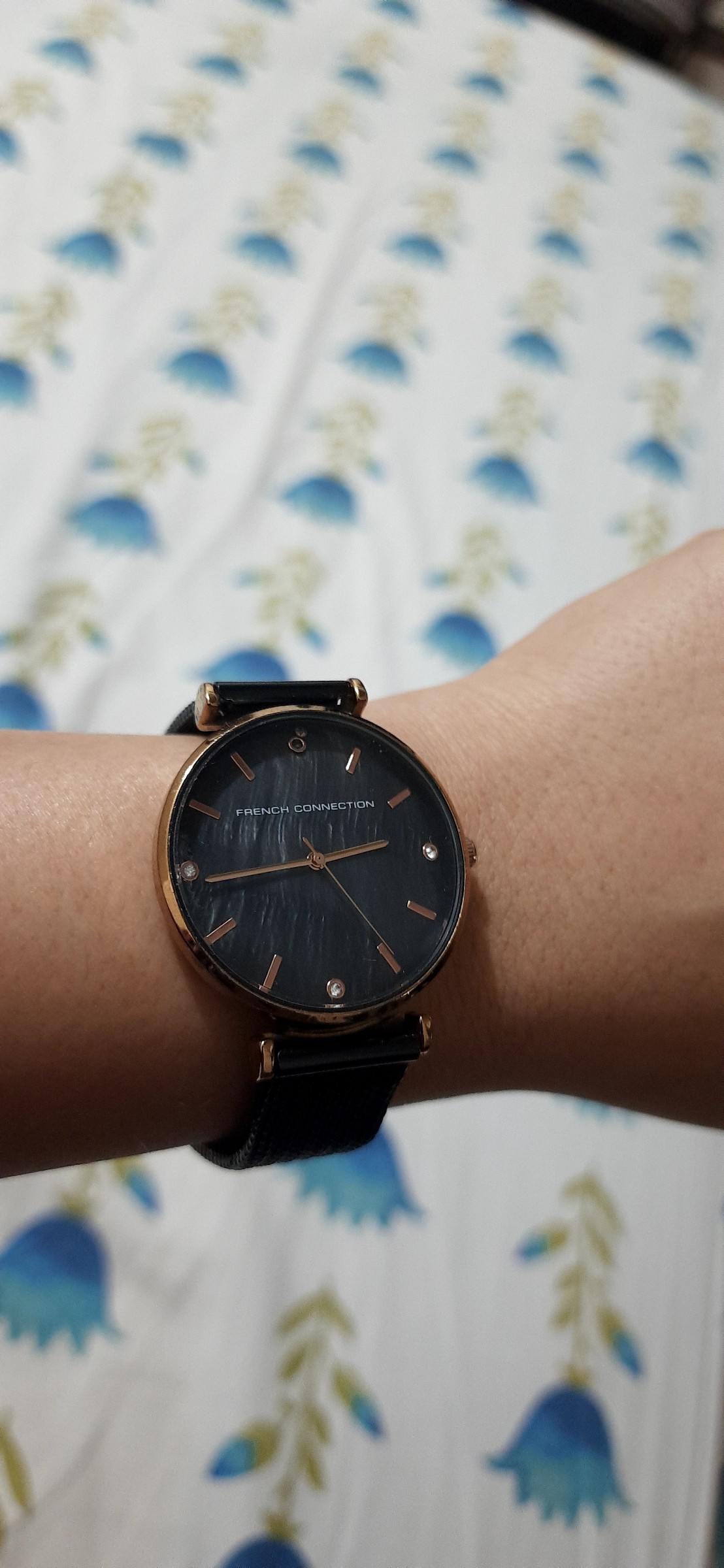 Black wrist watch — pre-loved Accessories on Slayyitt