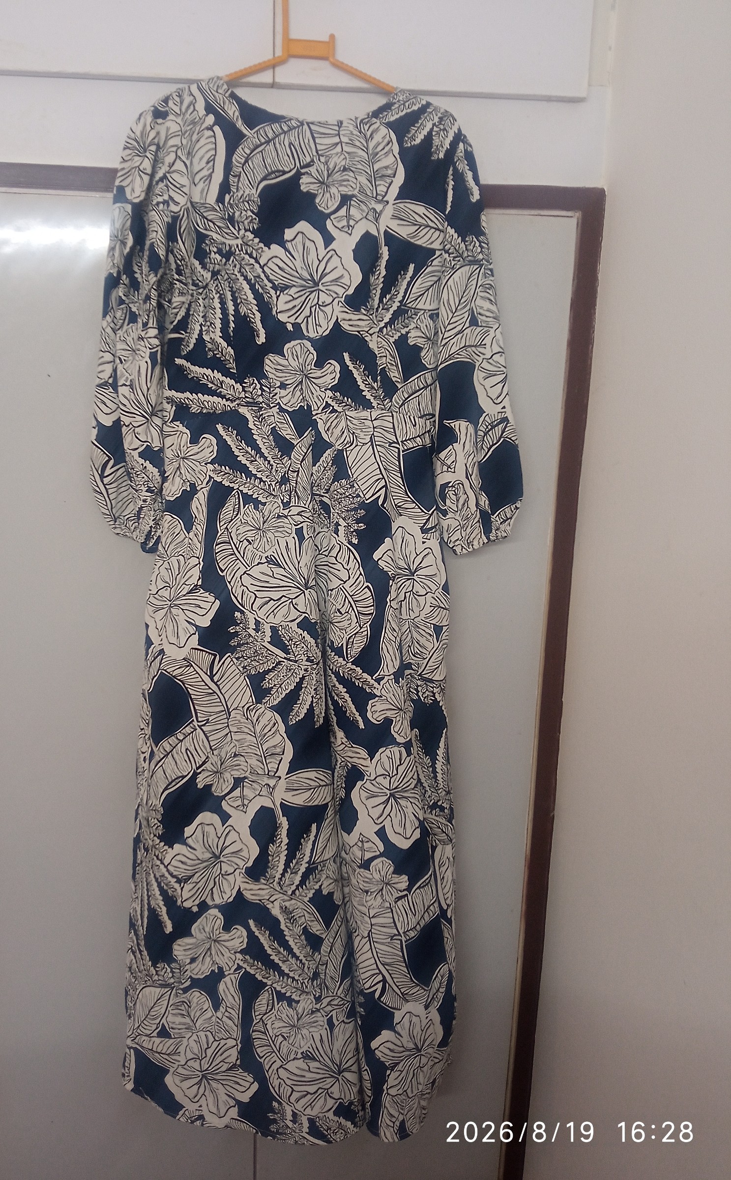 Floral Print Jumpsuit — pre-loved Dresses & One-Pieces on Slayyitt