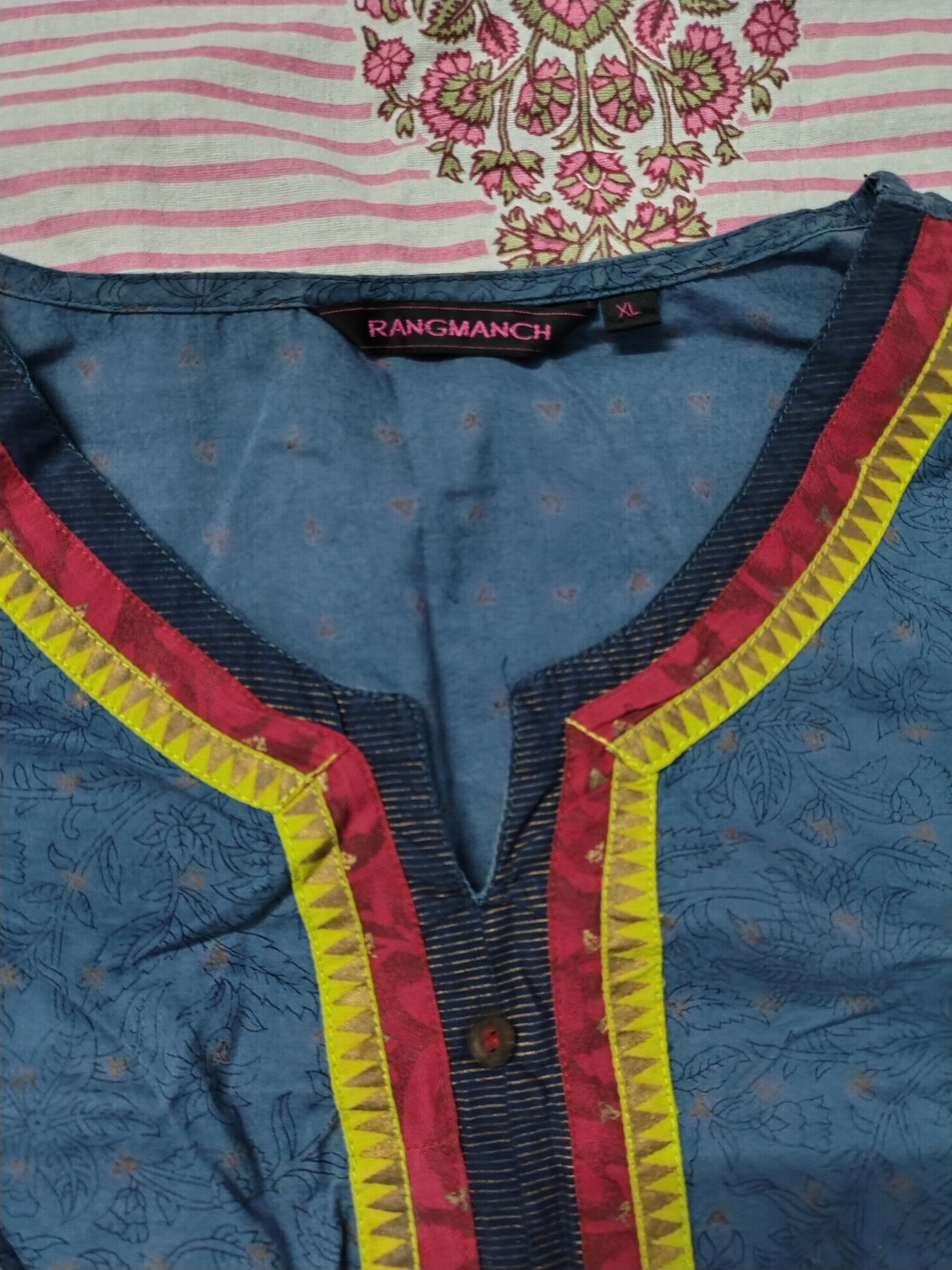 Women Kurta RangManch XL — pre-loved Tops on Slayyitt
