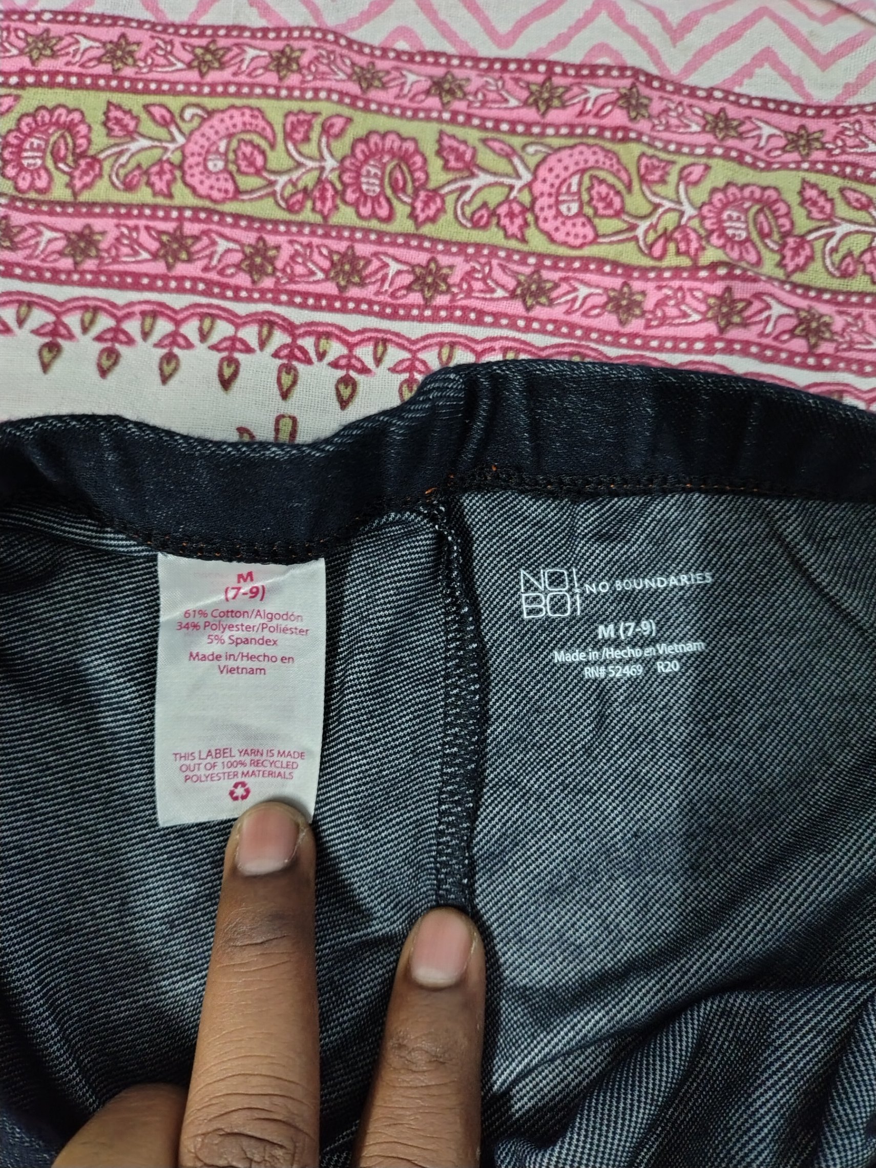 Leggings made in Vietnam Size M — pre-loved Bottoms on Slayyitt