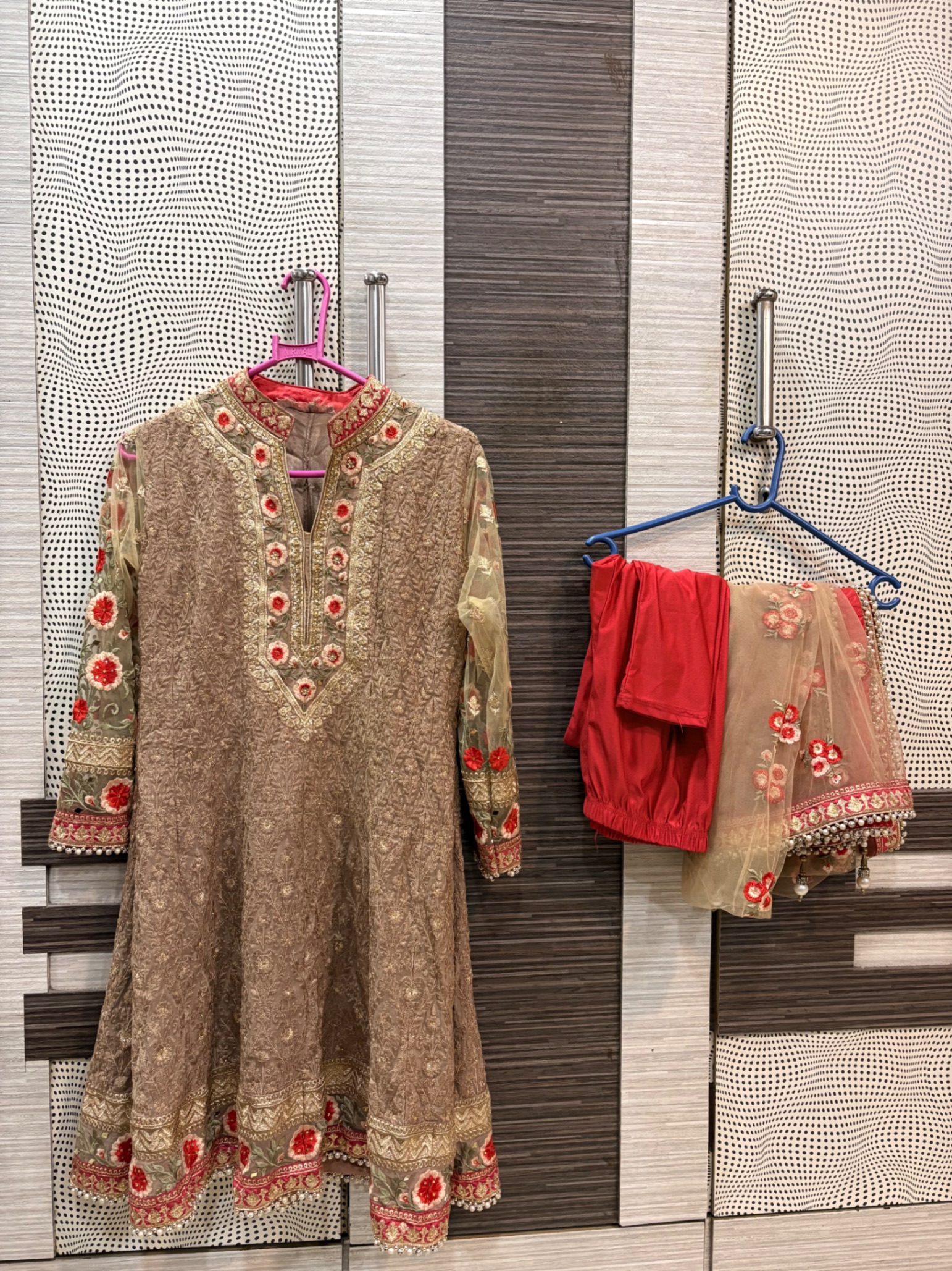 Beige & red aline kurti with heavy duptaa and legging — pre-loved Ethnic Wear on Slayyitt