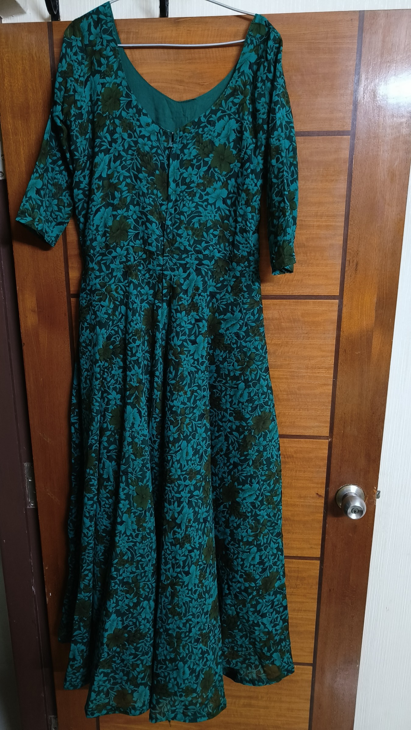 Long Dress — pre-loved Dresses & One-Pieces on Slayyitt