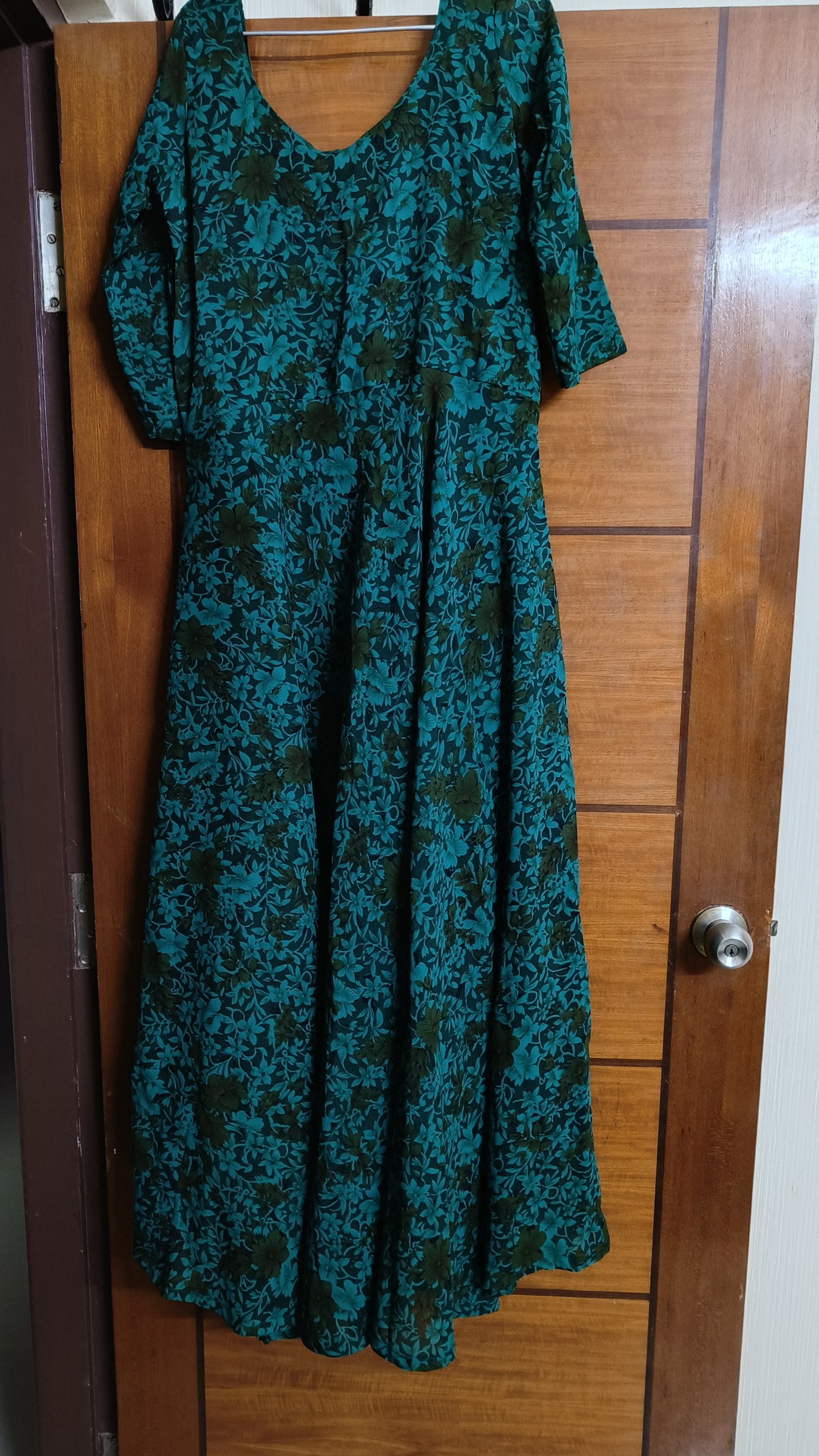 Long Dress — pre-loved Dresses & One-Pieces on Slayyitt