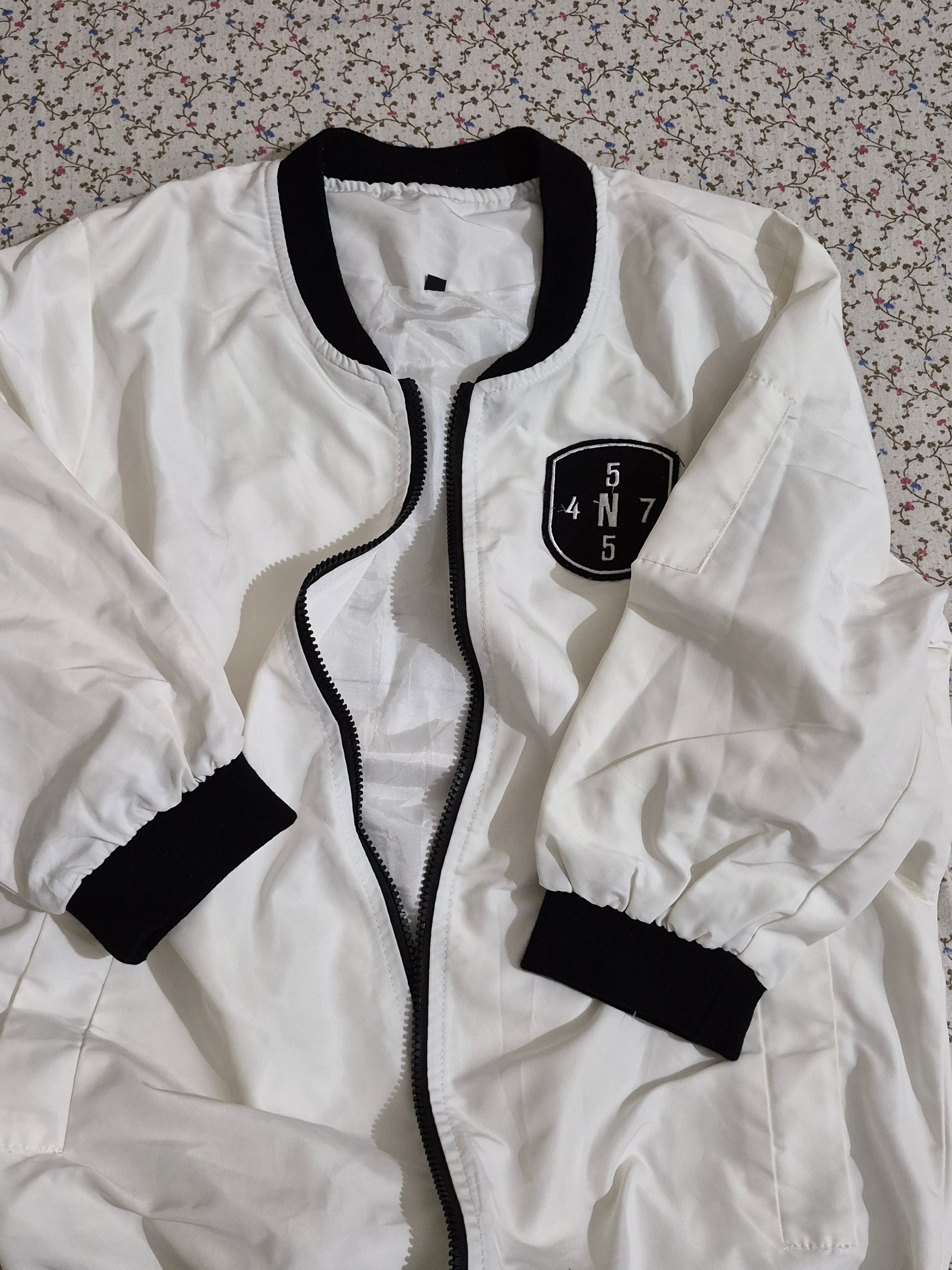 White bomber jacket [NEW] — pre-loved Outerwear on Slayyitt