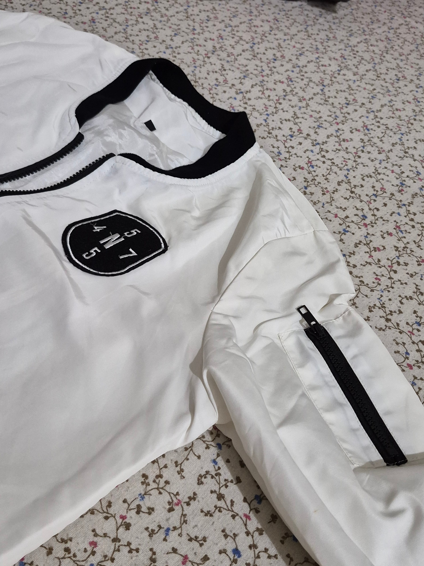 White bomber jacket [NEW] — pre-loved Outerwear on Slayyitt