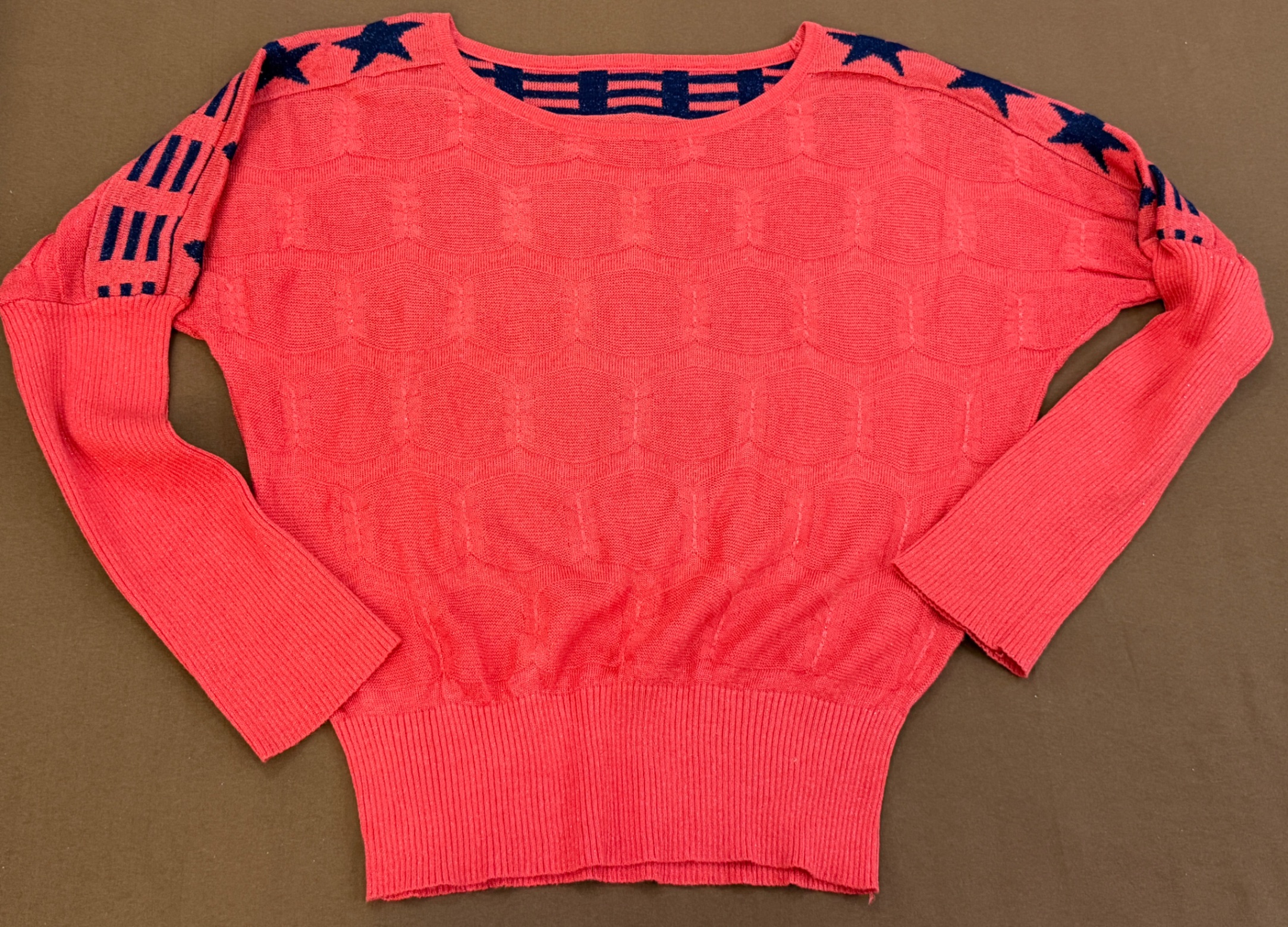 Vintage y2k — pre-loved Tops on Slayyitt