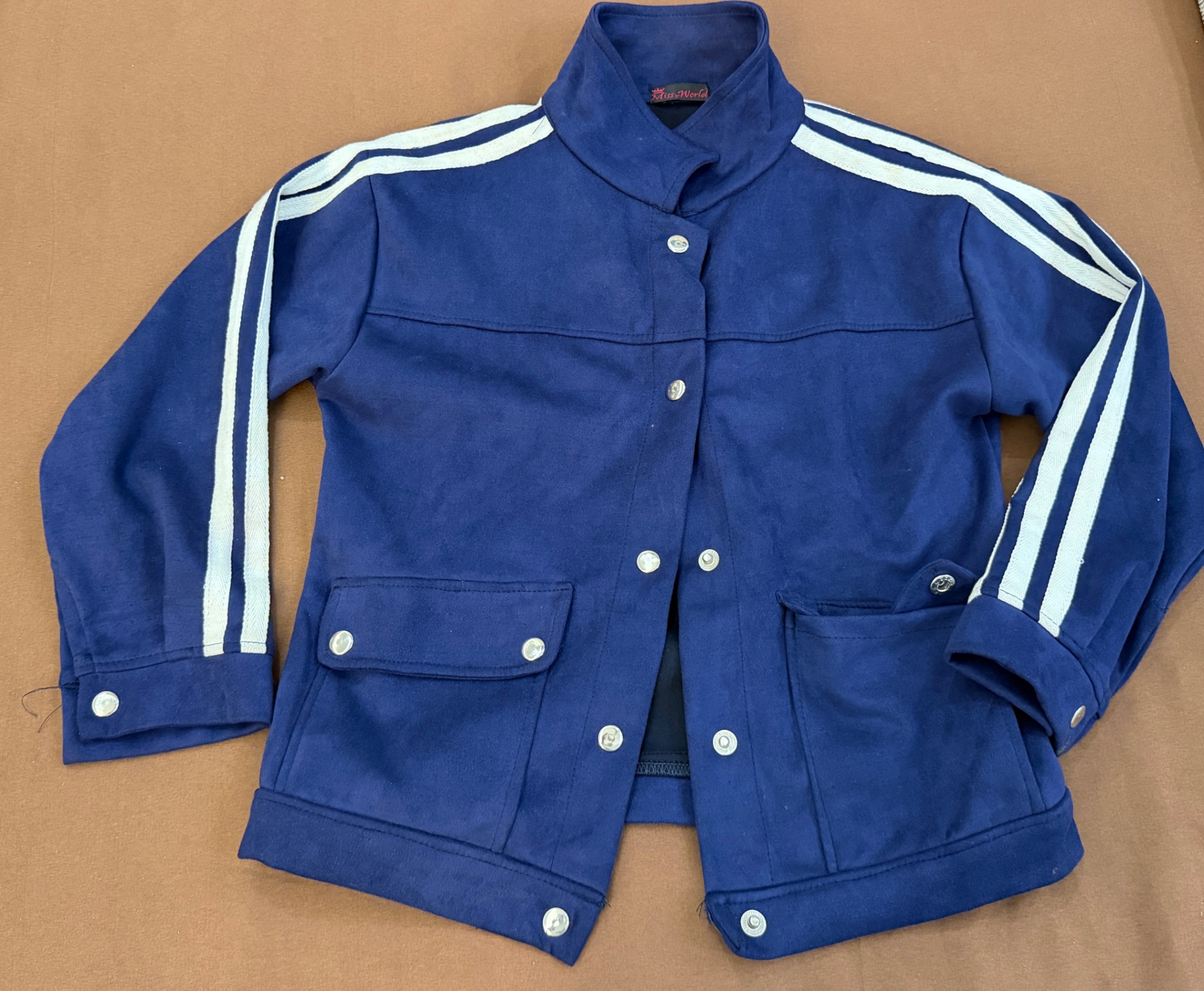 Blue denim jacket — pre-loved Tops on Slayyitt
