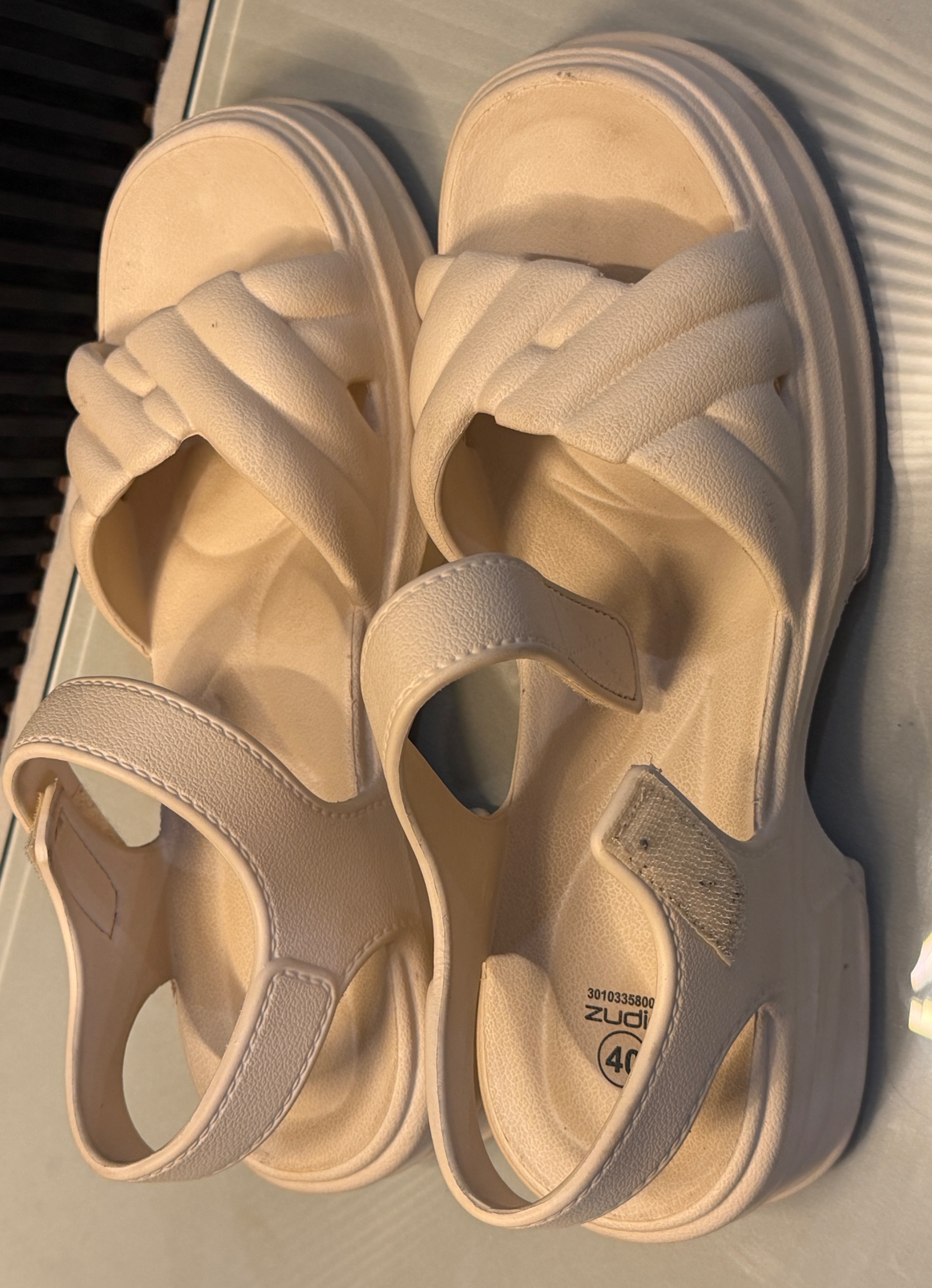 Chic padded strap platform slides — pre-loved Footwear on Slayyitt