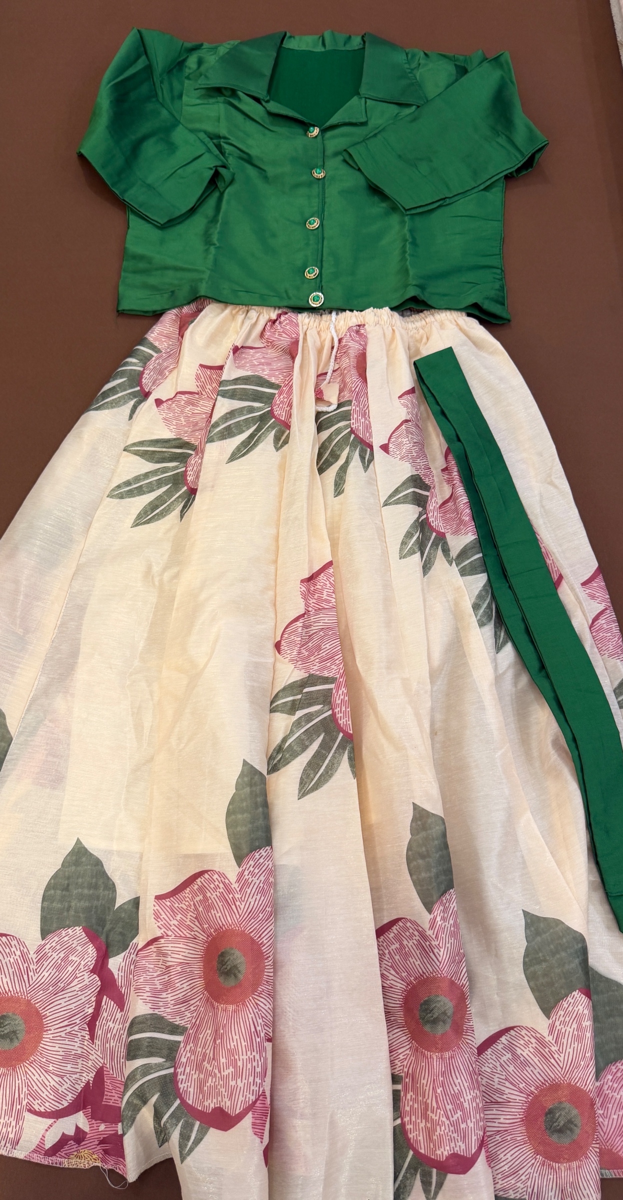 Lehenga choli set — pre-loved Ethnic Wear on Slayyitt