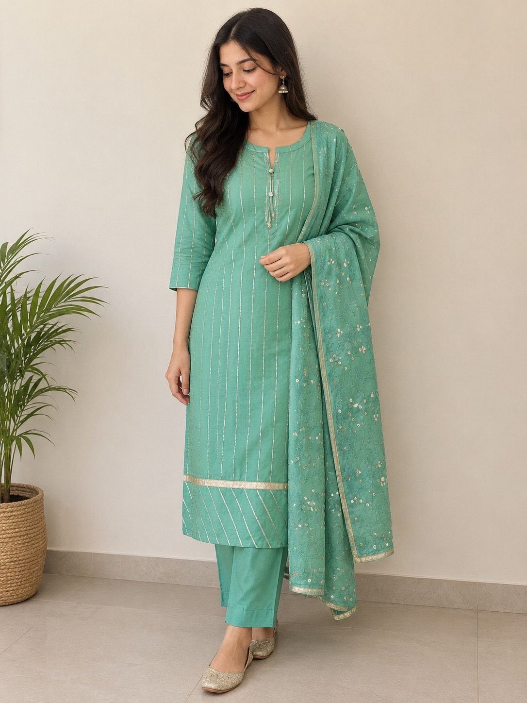 Green suit with dupatta — pre-loved Ethnic Wear on Slayyitt