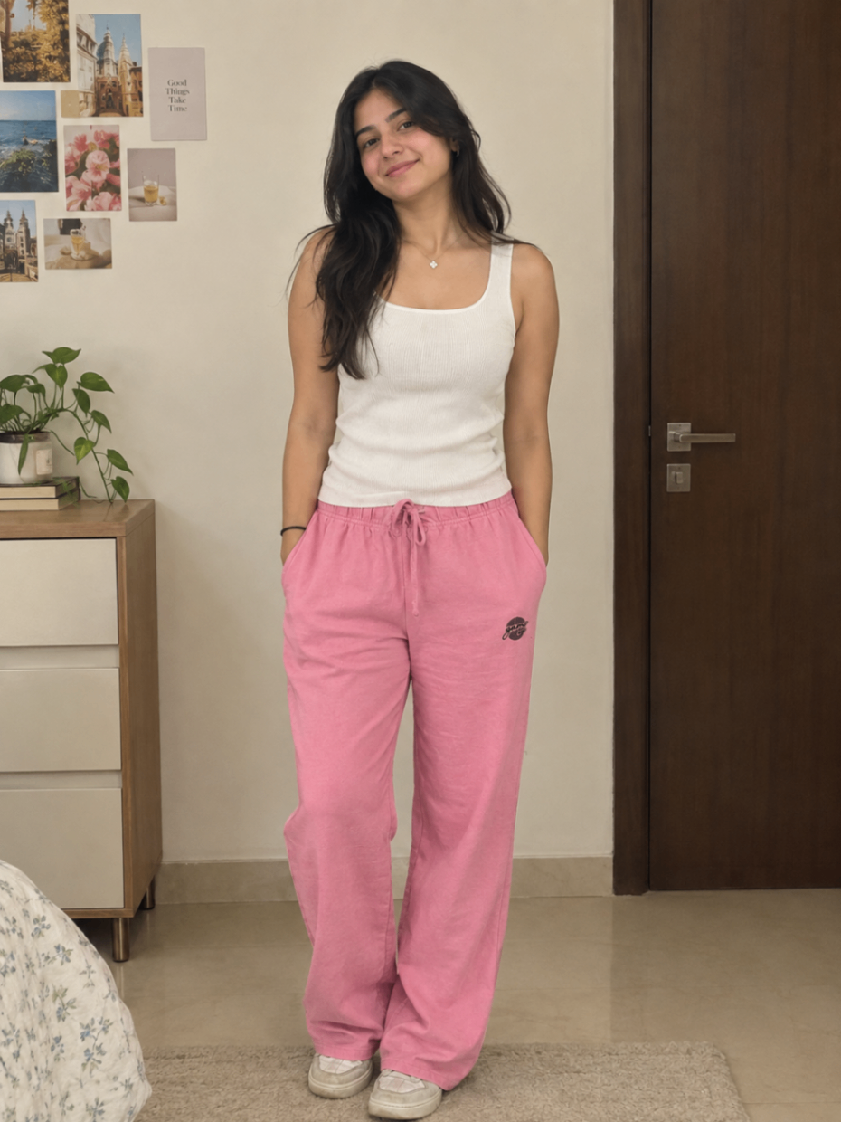 White cute top with joggers — pre-loved Activewear / Sportswear on Slayyitt