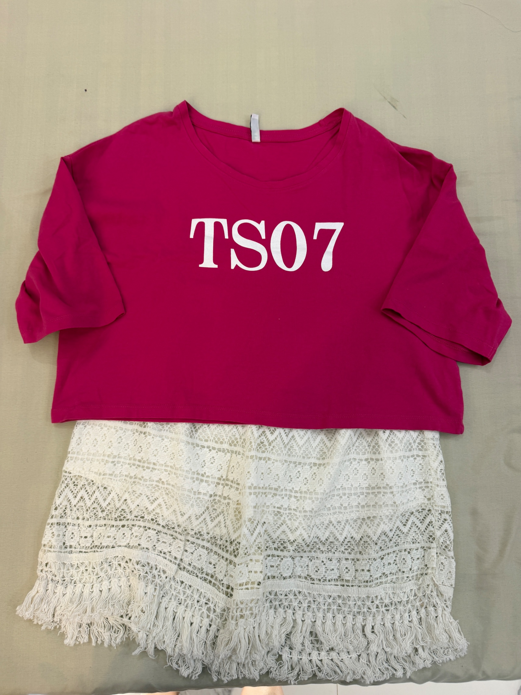 Cute top with shorts — pre-loved Loungewear / Nightwear on Slayyitt