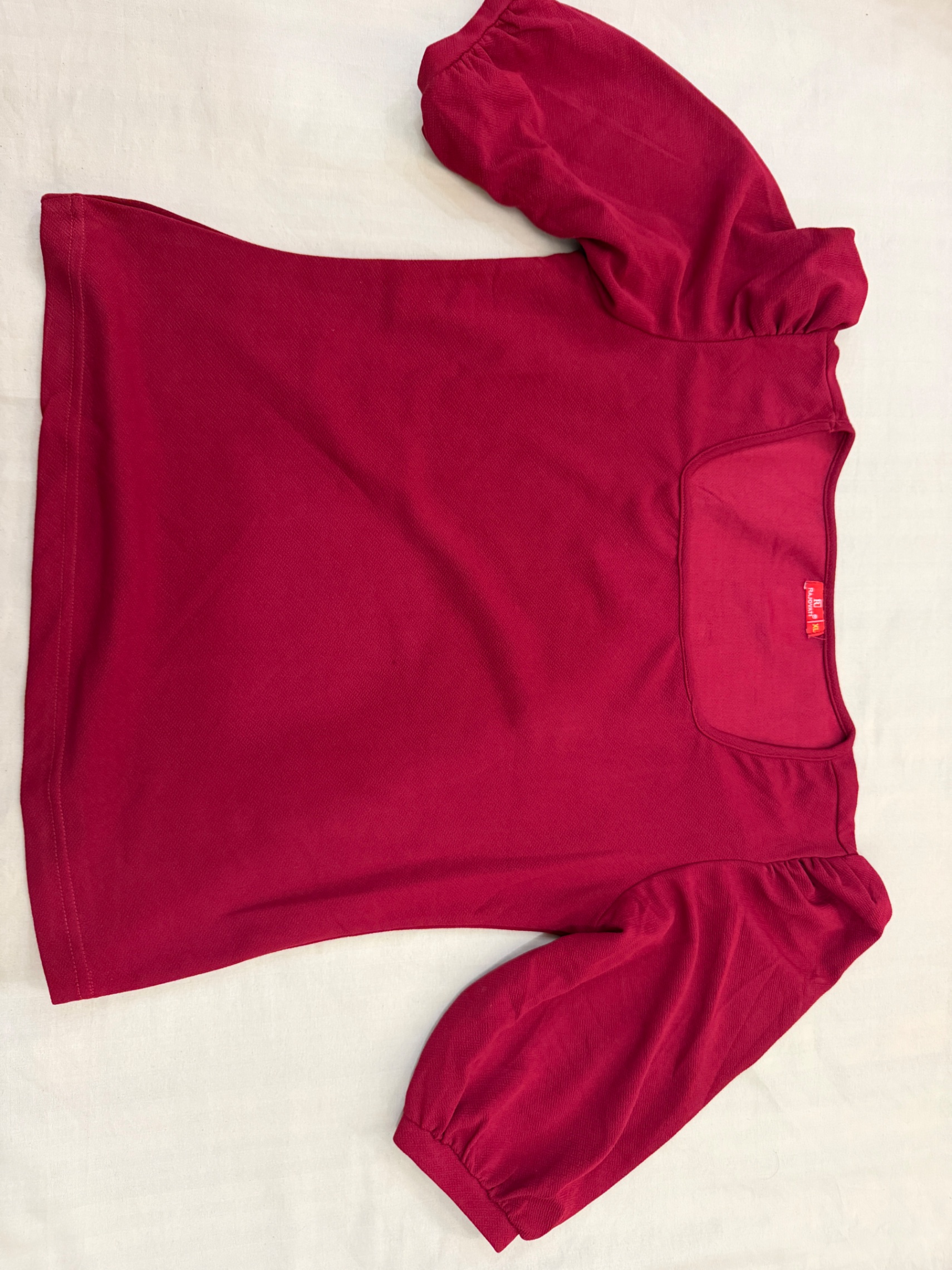 Red square top — pre-loved Tops on Slayyitt