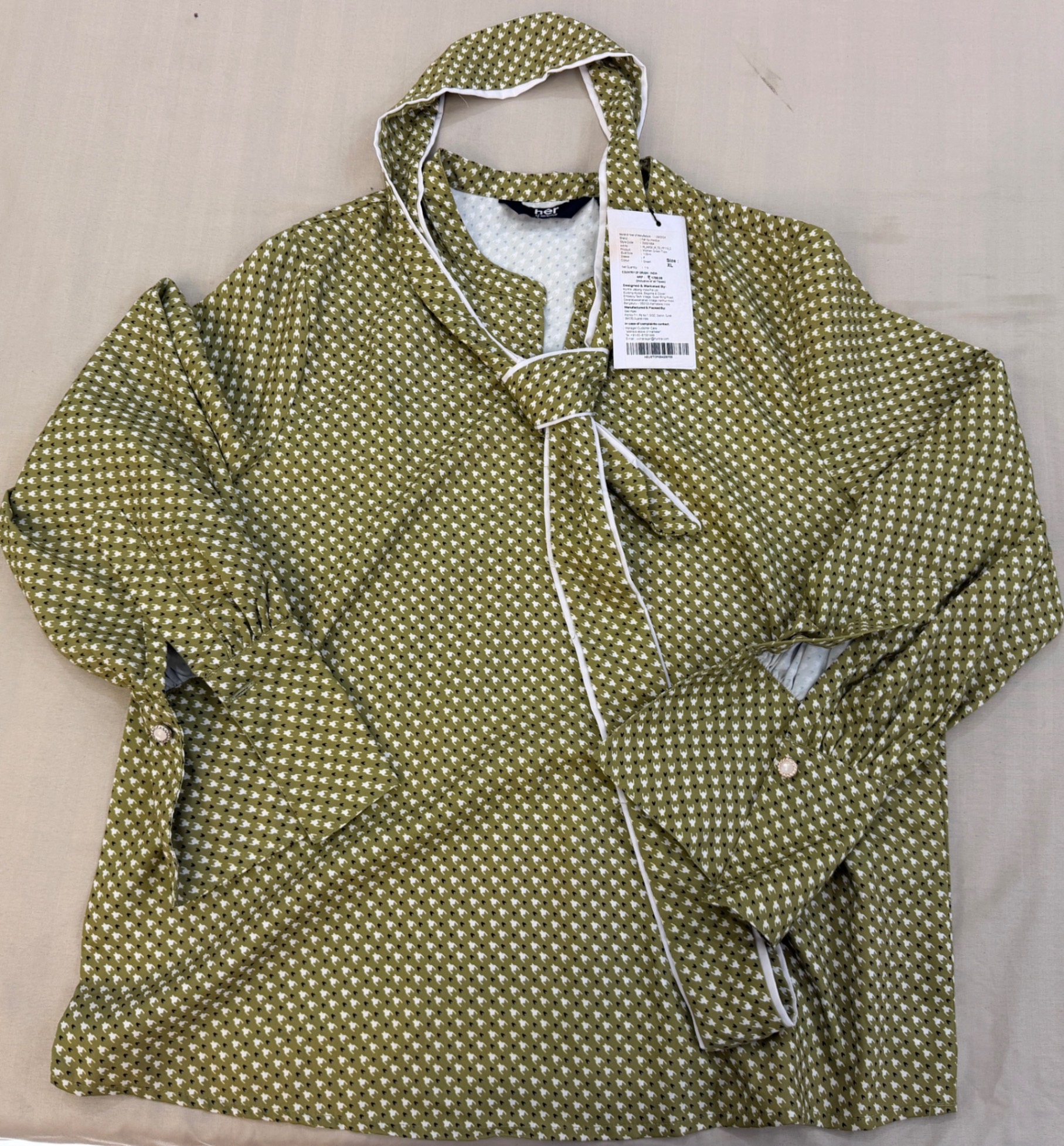 Cool top with tie — pre-loved Tops on Slayyitt