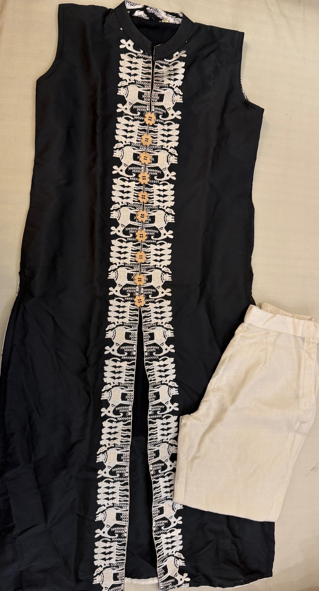 Kurti with pants — pre-loved Ethnic Wear on Slayyitt