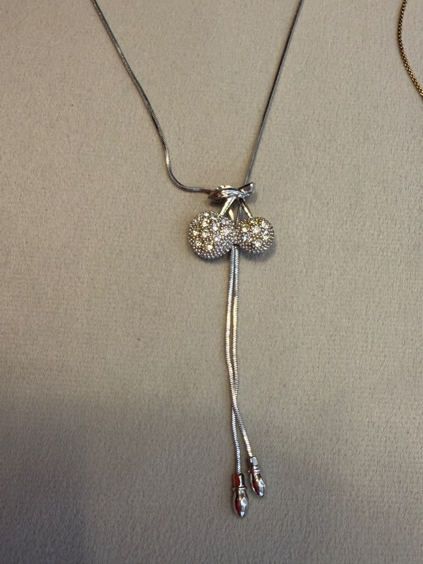 Combo of 3 neck pieces — pre-loved Accessories on Slayyitt
