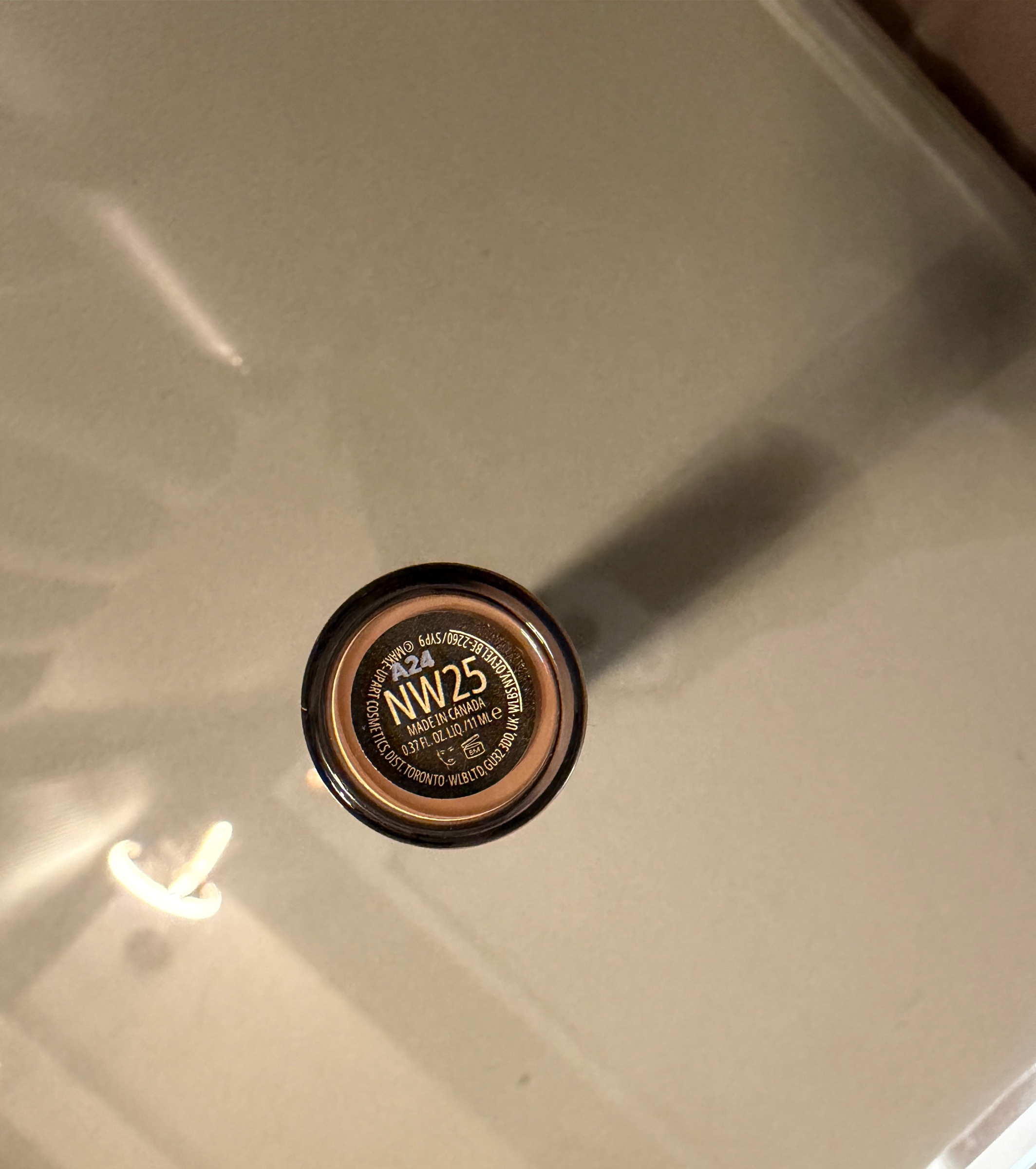 Mac studio radiance concealer — pre-loved Accessories on Slayyitt
