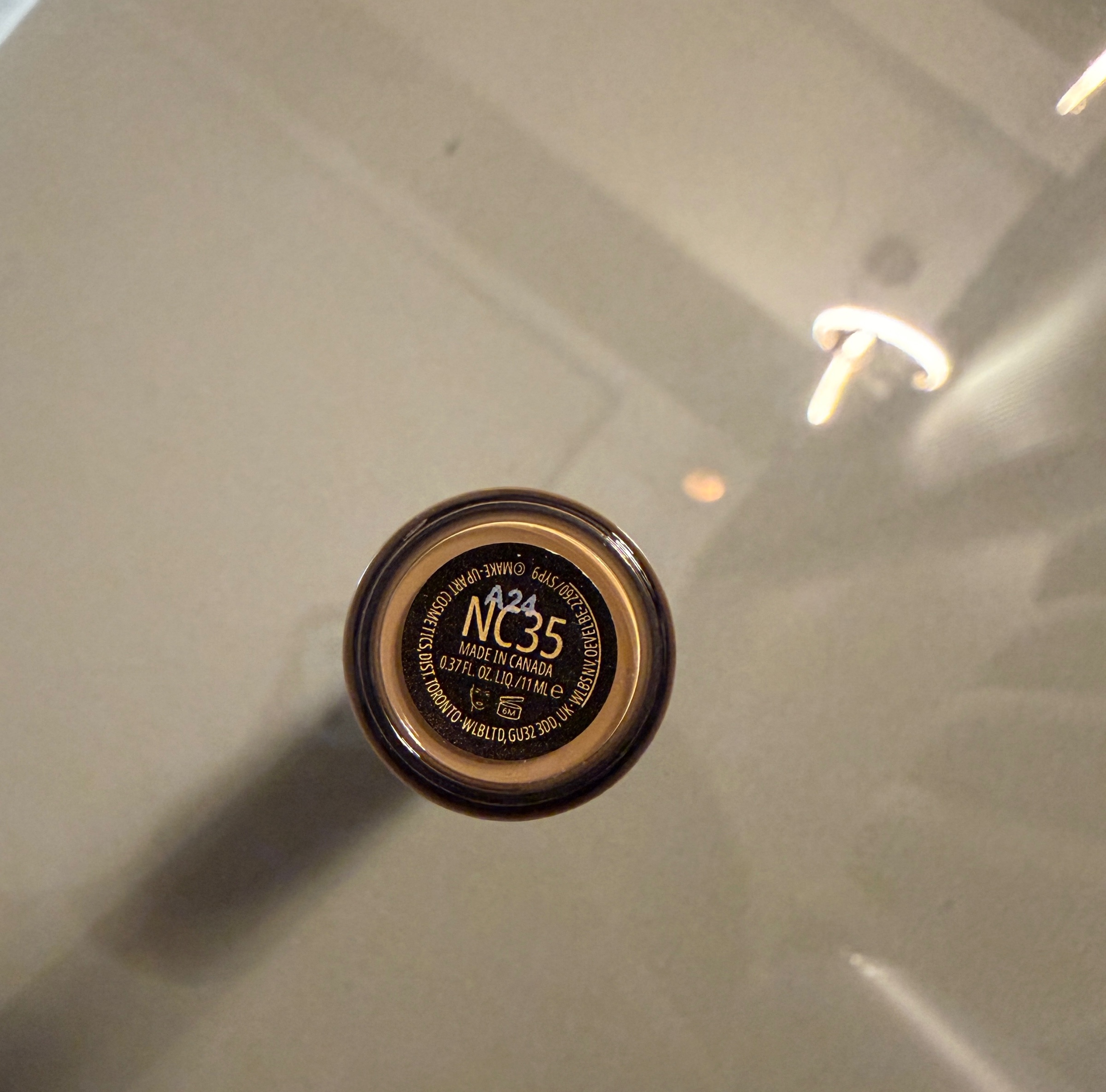 Mac concealor NC35 — pre-loved Accessories on Slayyitt