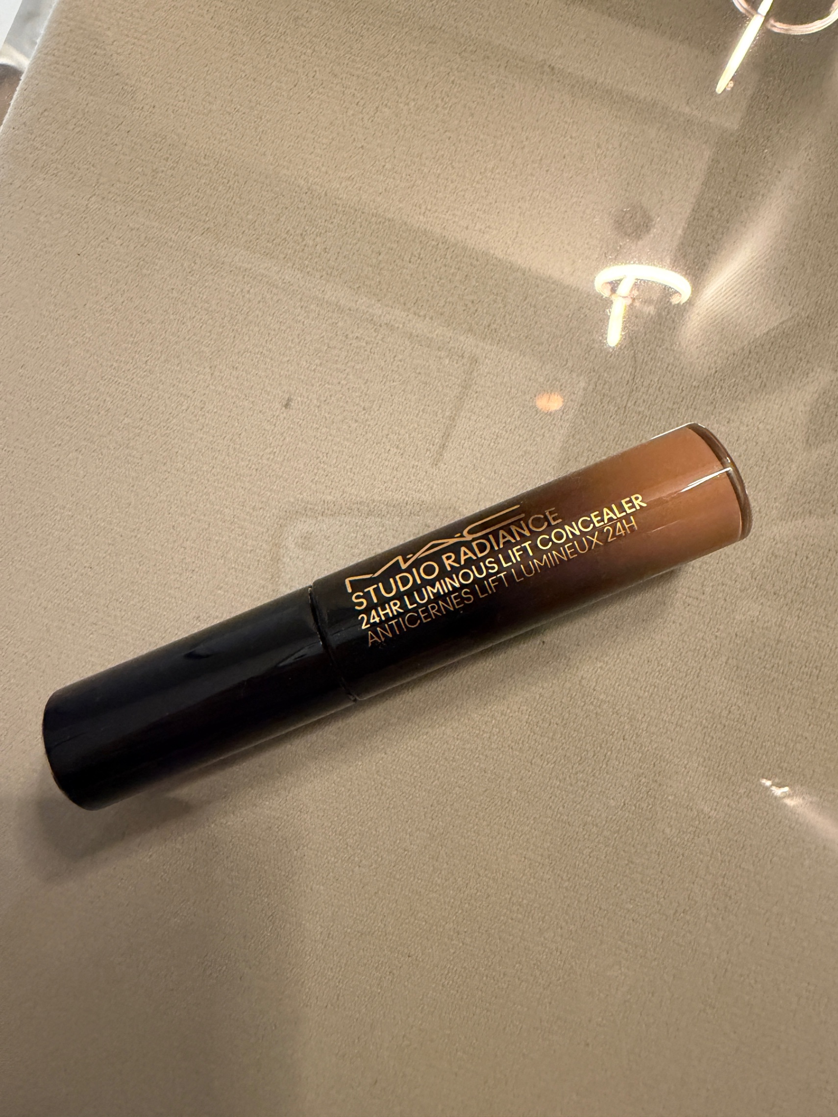 Mac concealor NC35 — pre-loved Accessories on Slayyitt