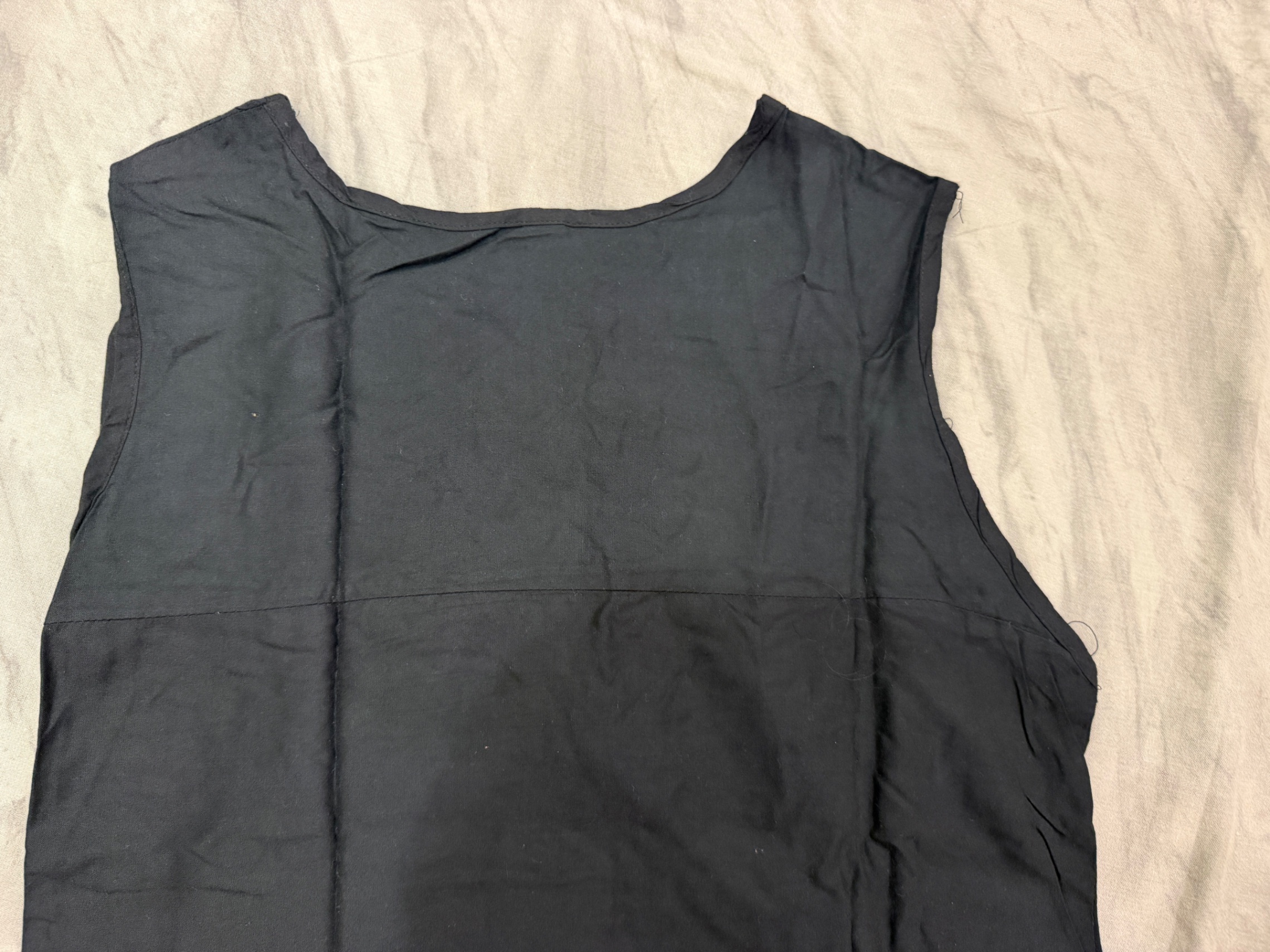 Black kurti with red shrug — pre-loved Ethnic Wear on Slayyitt