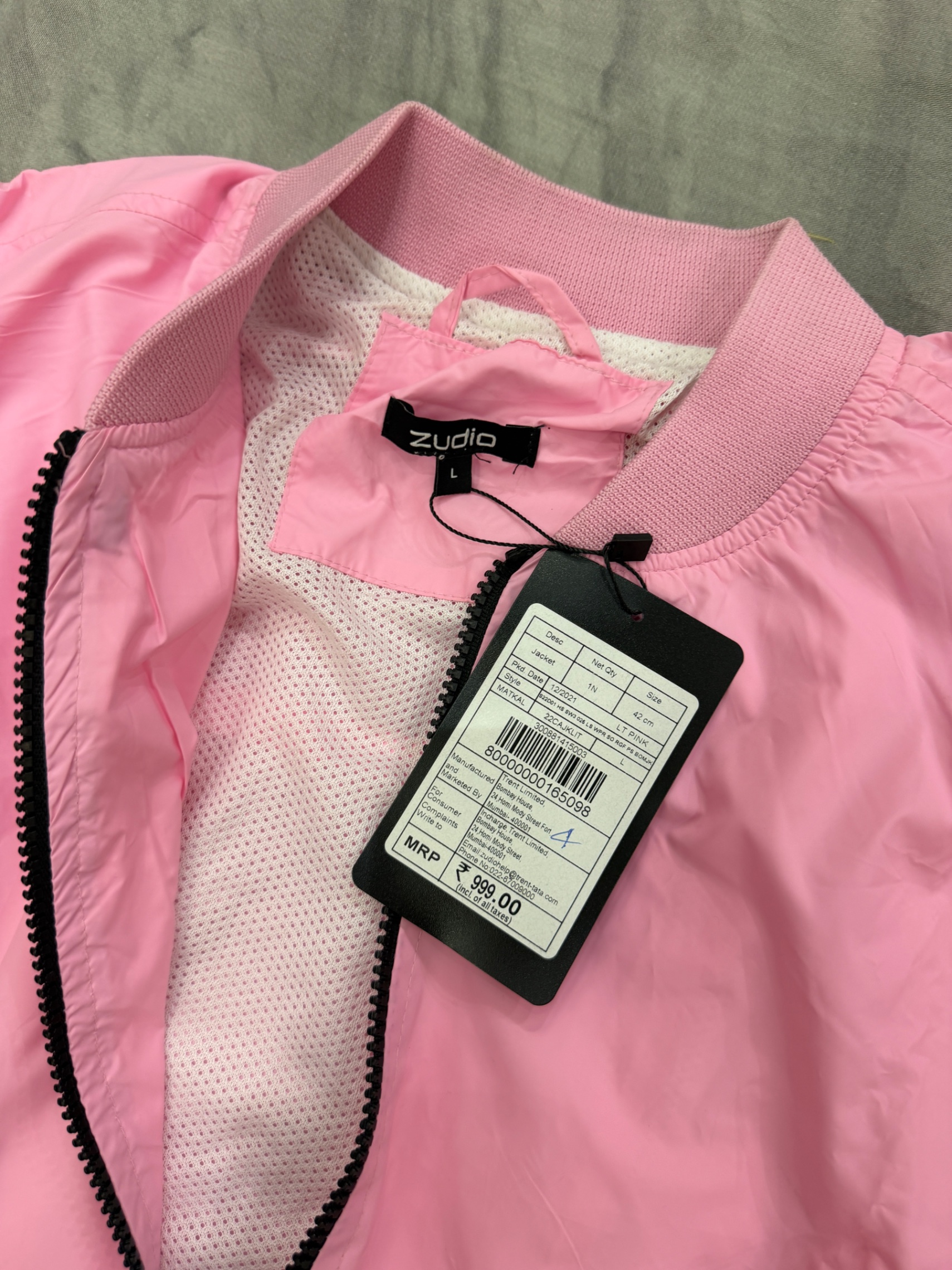 Pink windcheater — pre-loved Outerwear on Slayyitt