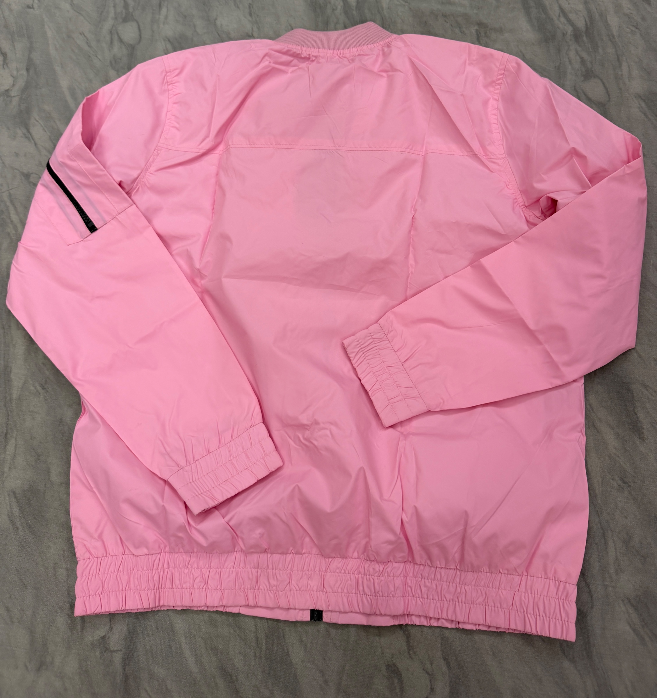 Pink windcheater — pre-loved Outerwear on Slayyitt