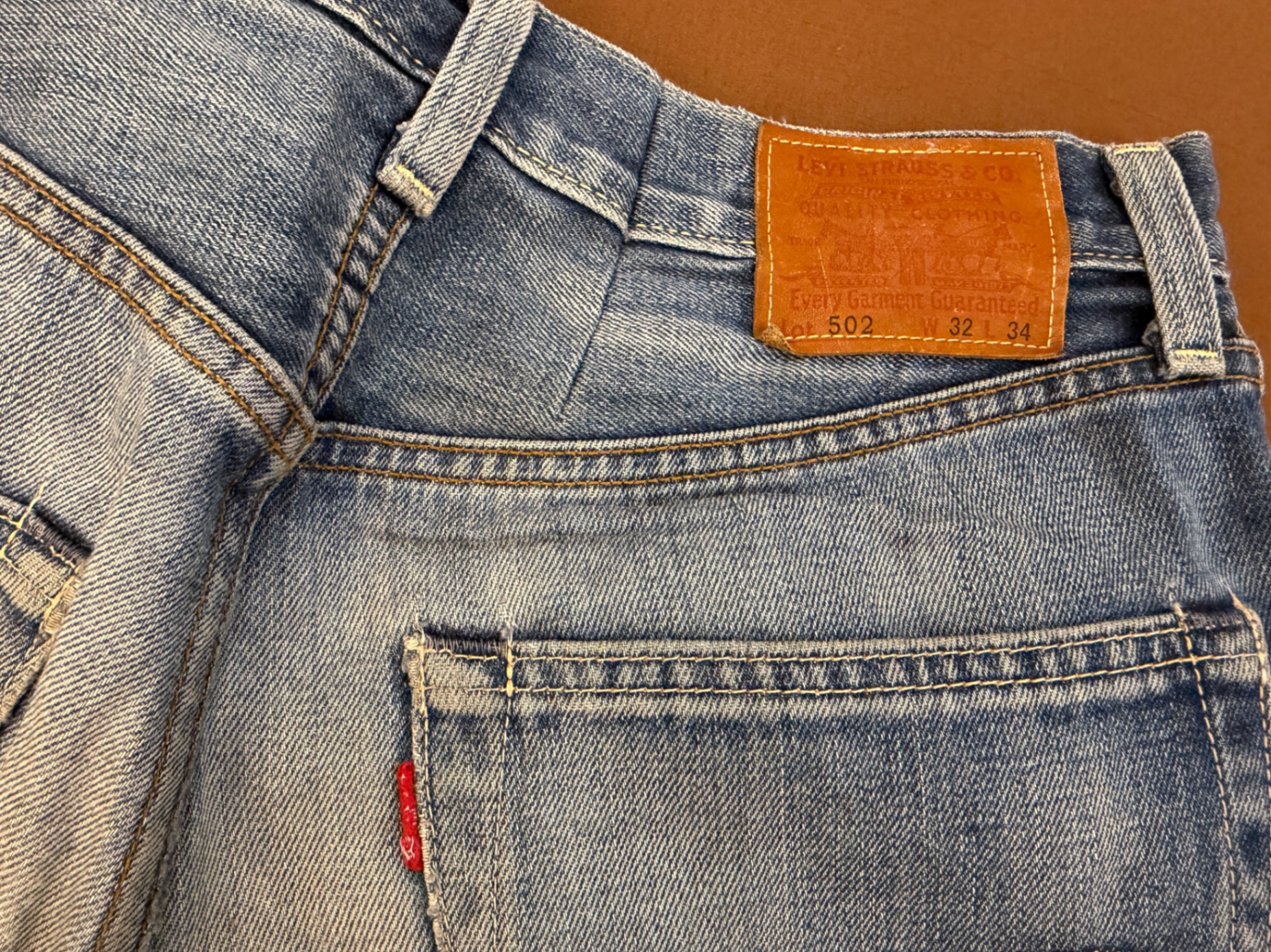 Levis baggy jeans — pre-loved Bottoms on Slayyitt