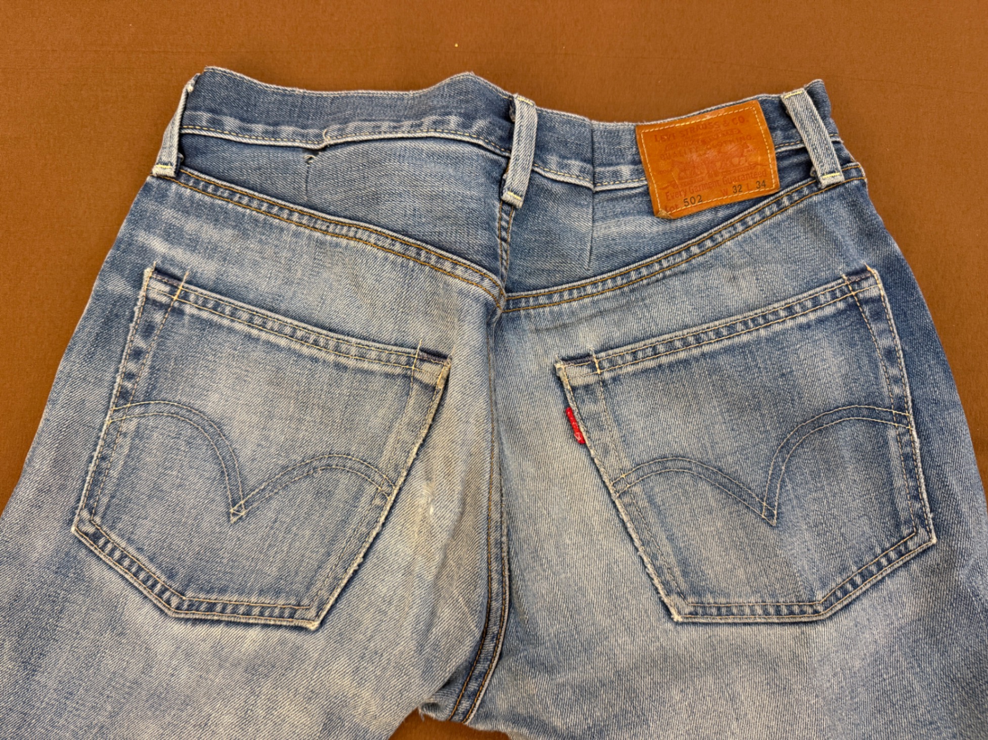 Levis baggy jeans — pre-loved Bottoms on Slayyitt