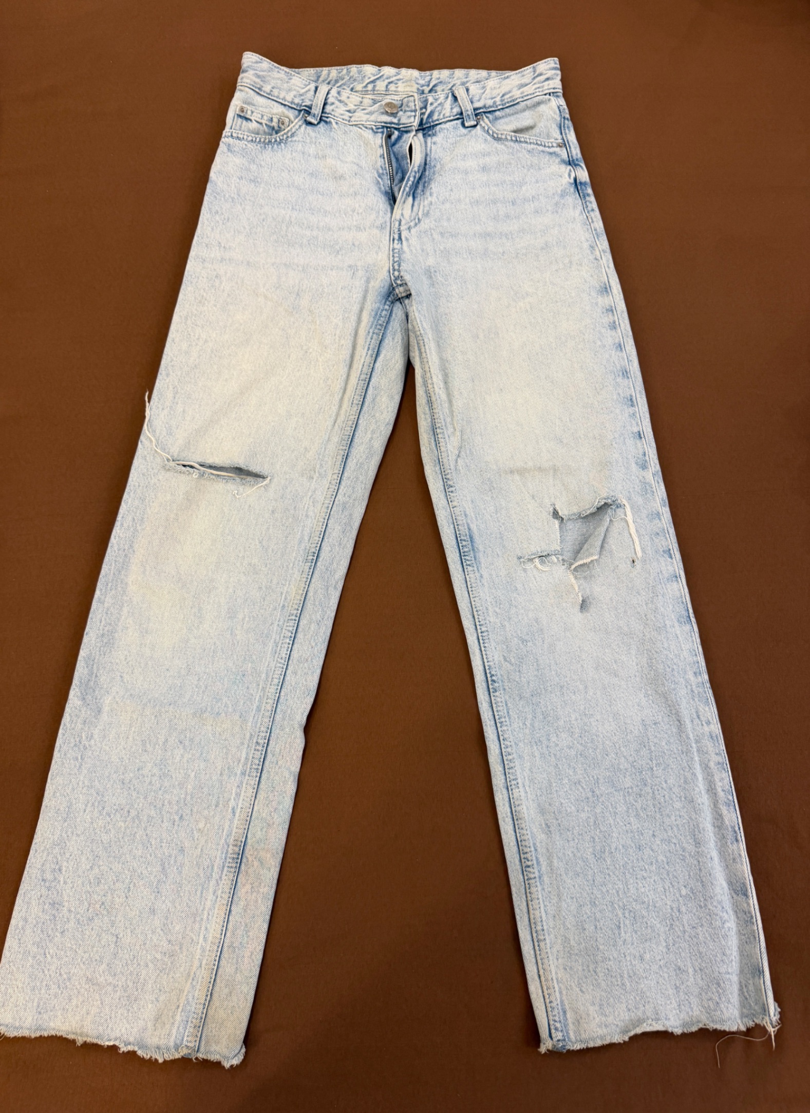 Straight fit jeans — pre-loved Bottoms on Slayyitt