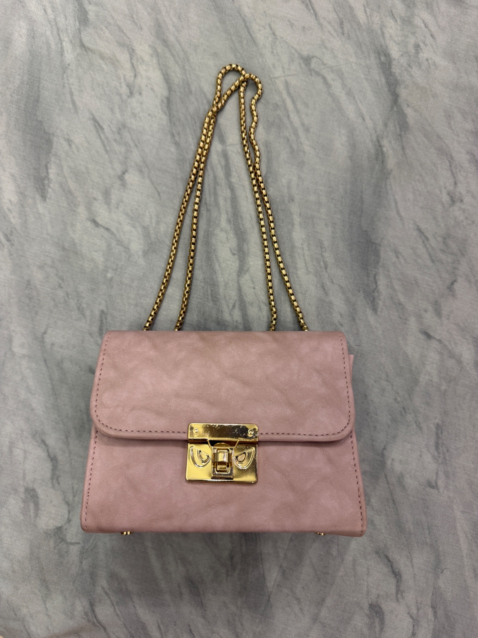 Pink sling bag — pre-loved Accessories on Slayyitt