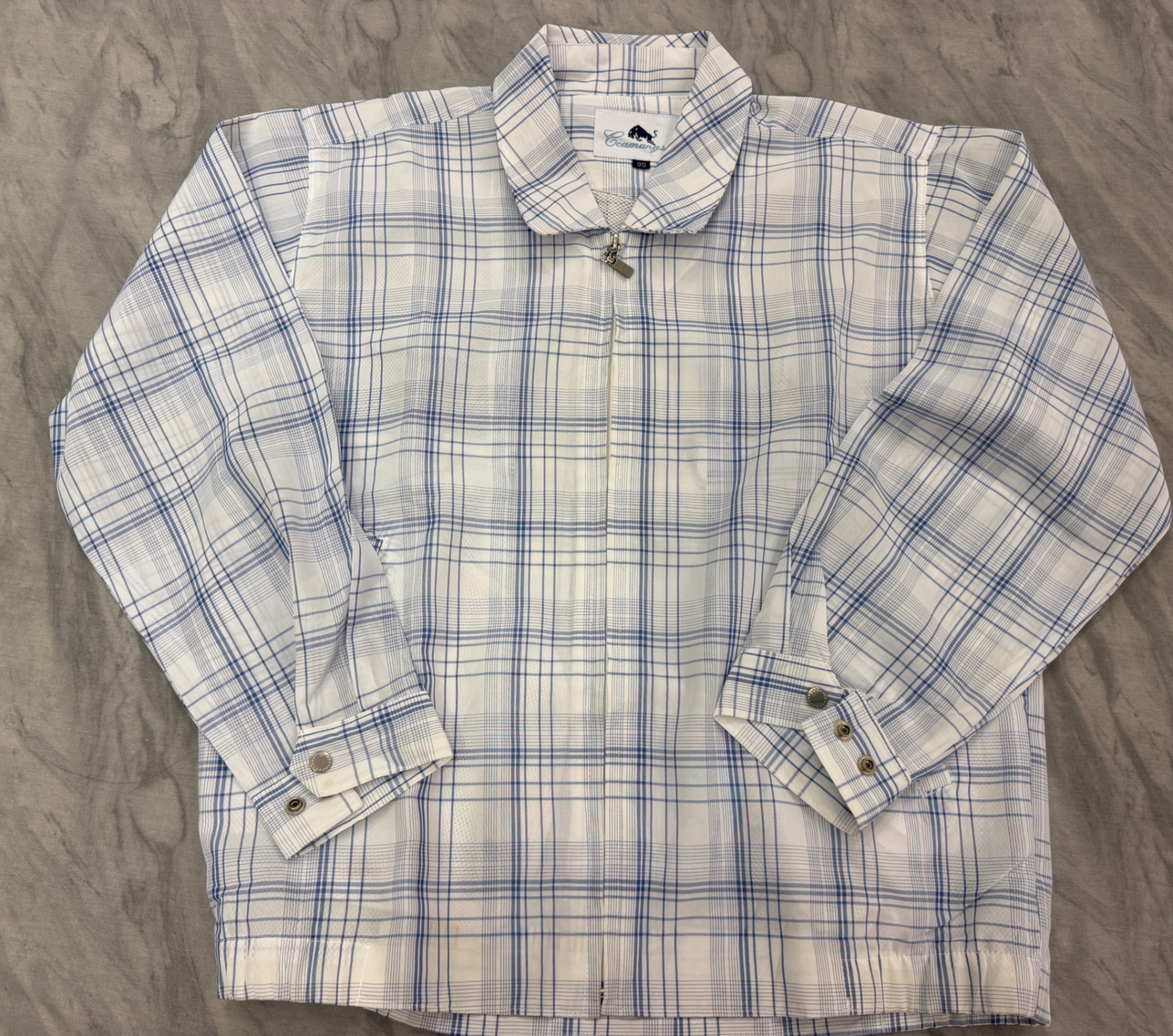 Men windcheater — pre-loved Outerwear on Slayyitt