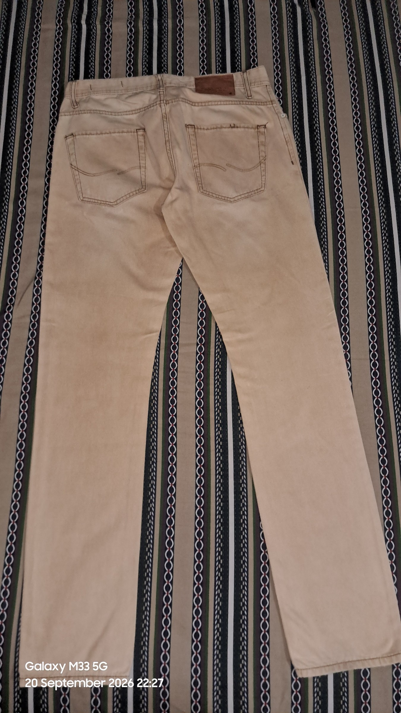 Jack and jones Beige ORIGINAL Slim Fit jeans — pre-loved Bottoms on Slayyitt