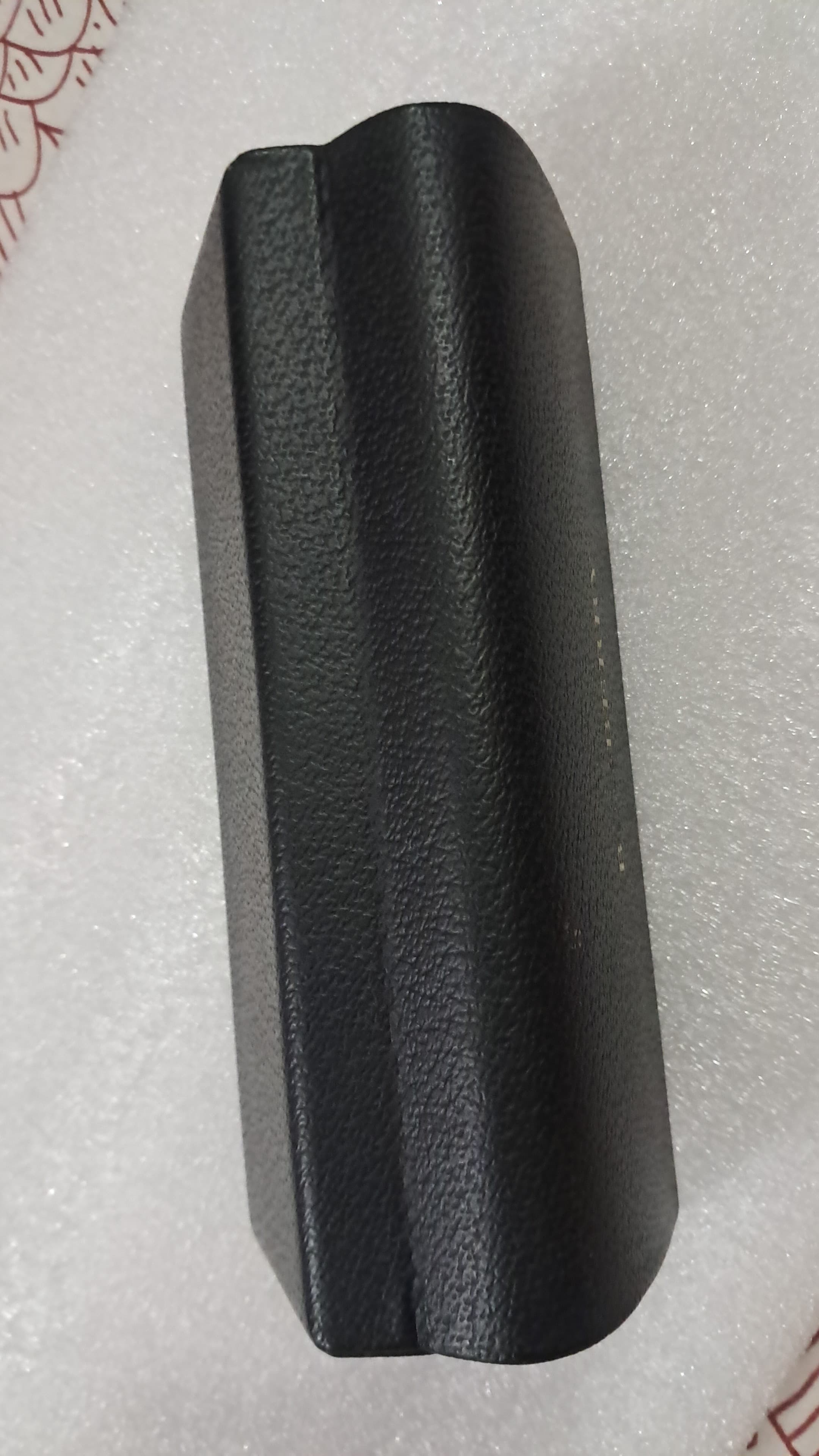Burberry leather  specs case ( no specs) — pre-loved Accessories on Slayyitt