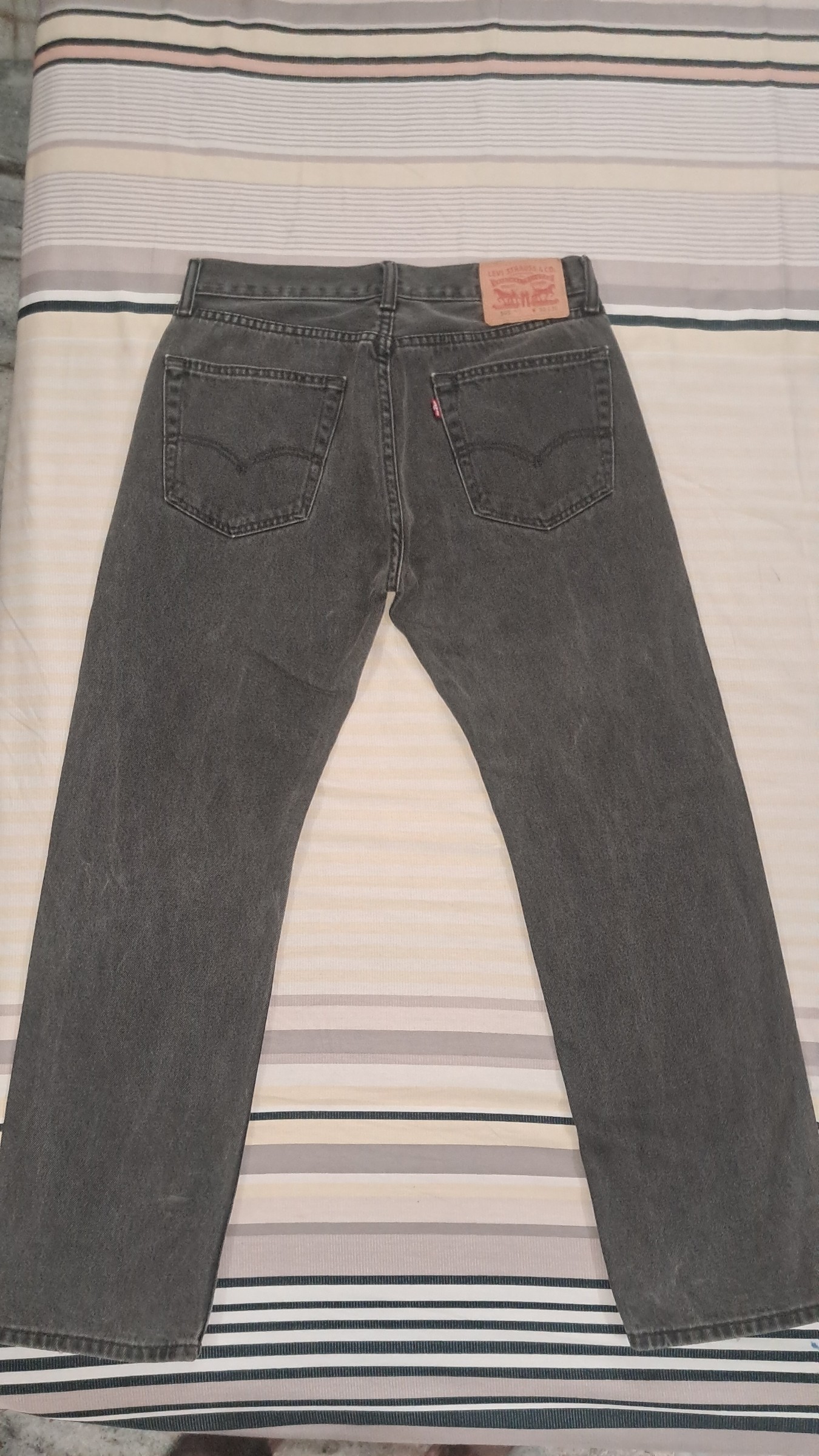 Original 505 Levi's non strechable mens jeans — pre-loved Bottoms on Slayyitt